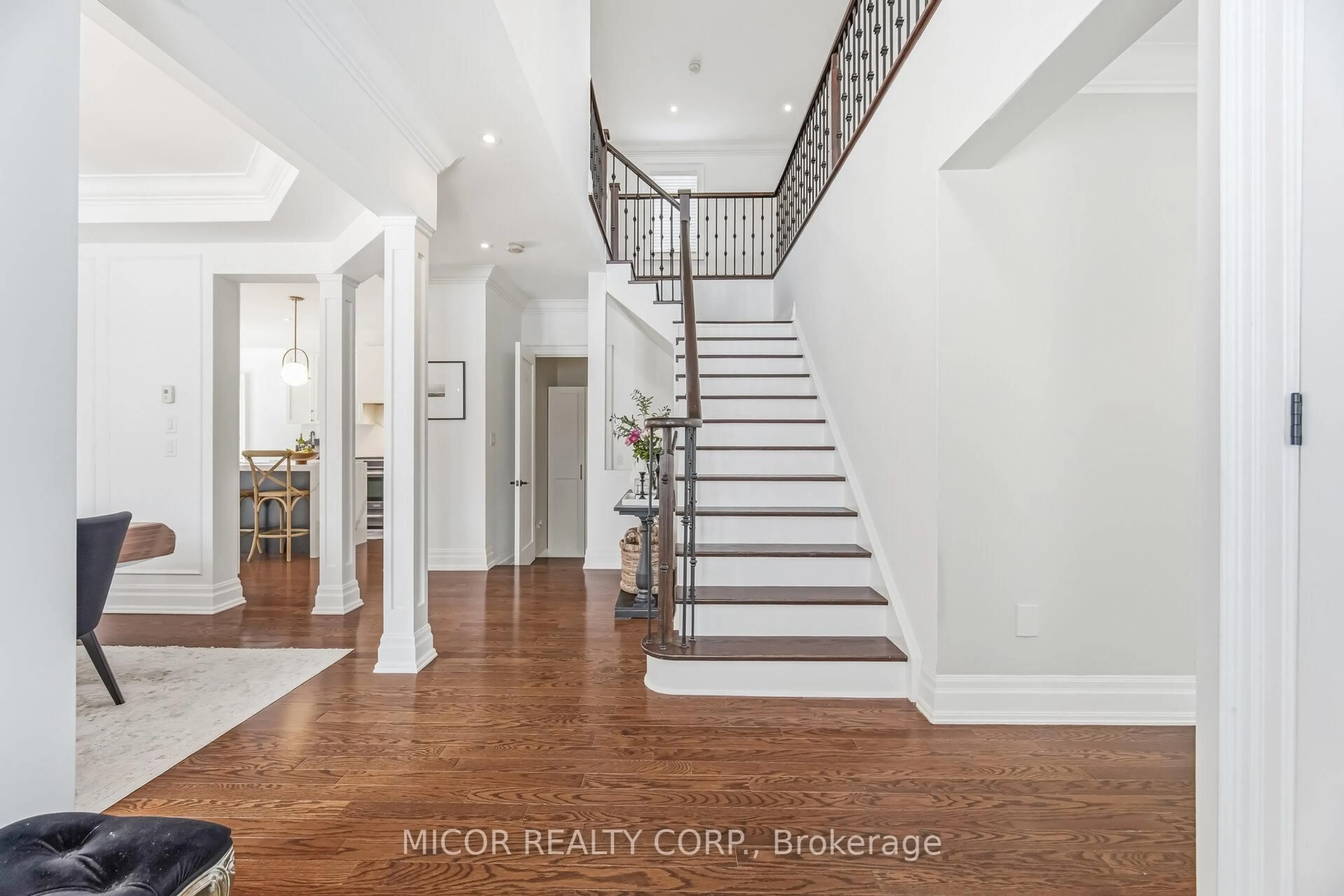 Indoor entryway for 37 Ben Boy Ave, King Ontario L0G 1T0