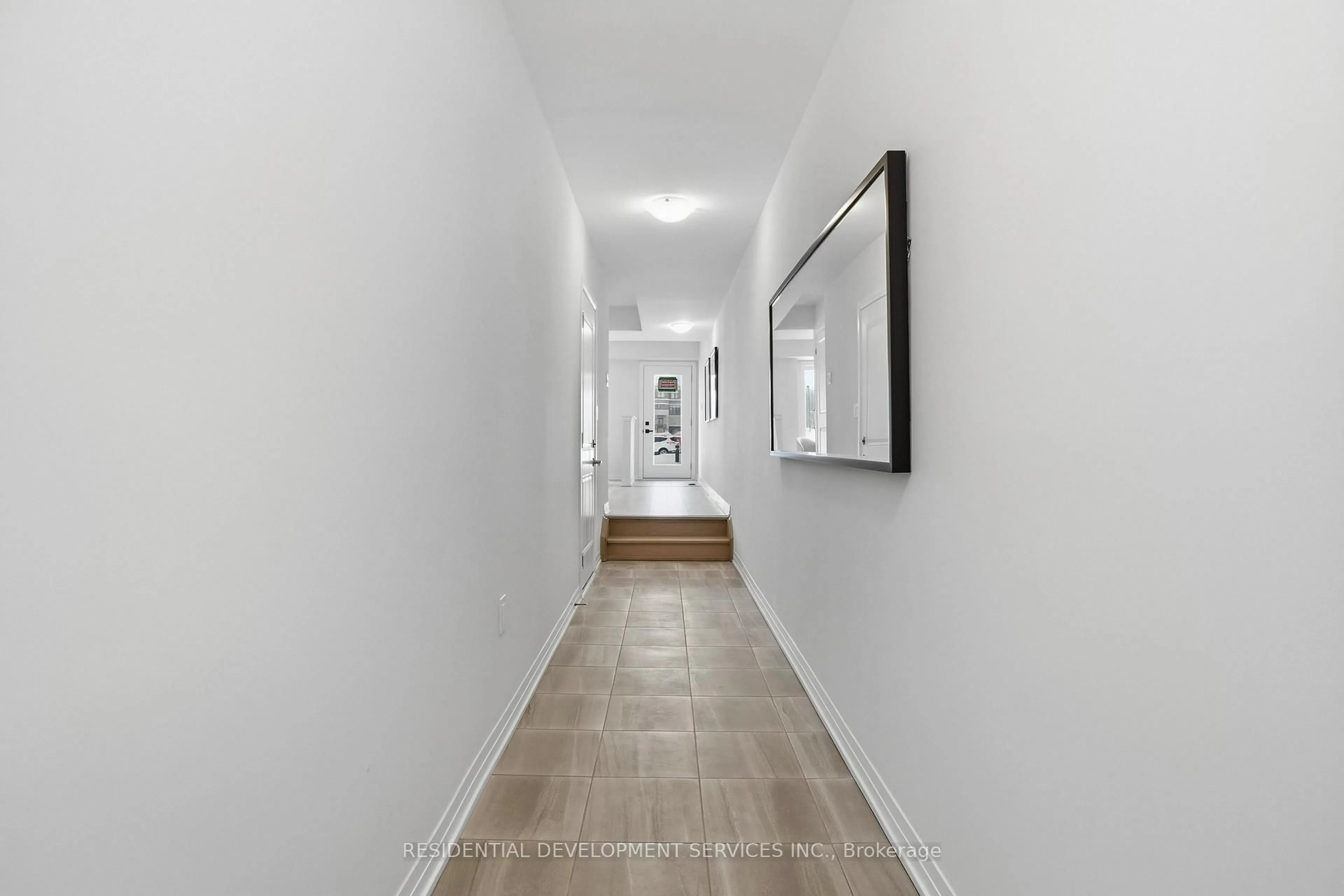 Indoor foyer for 53 George Bales Lane, Richmond Hill Ontario L4S 0P9