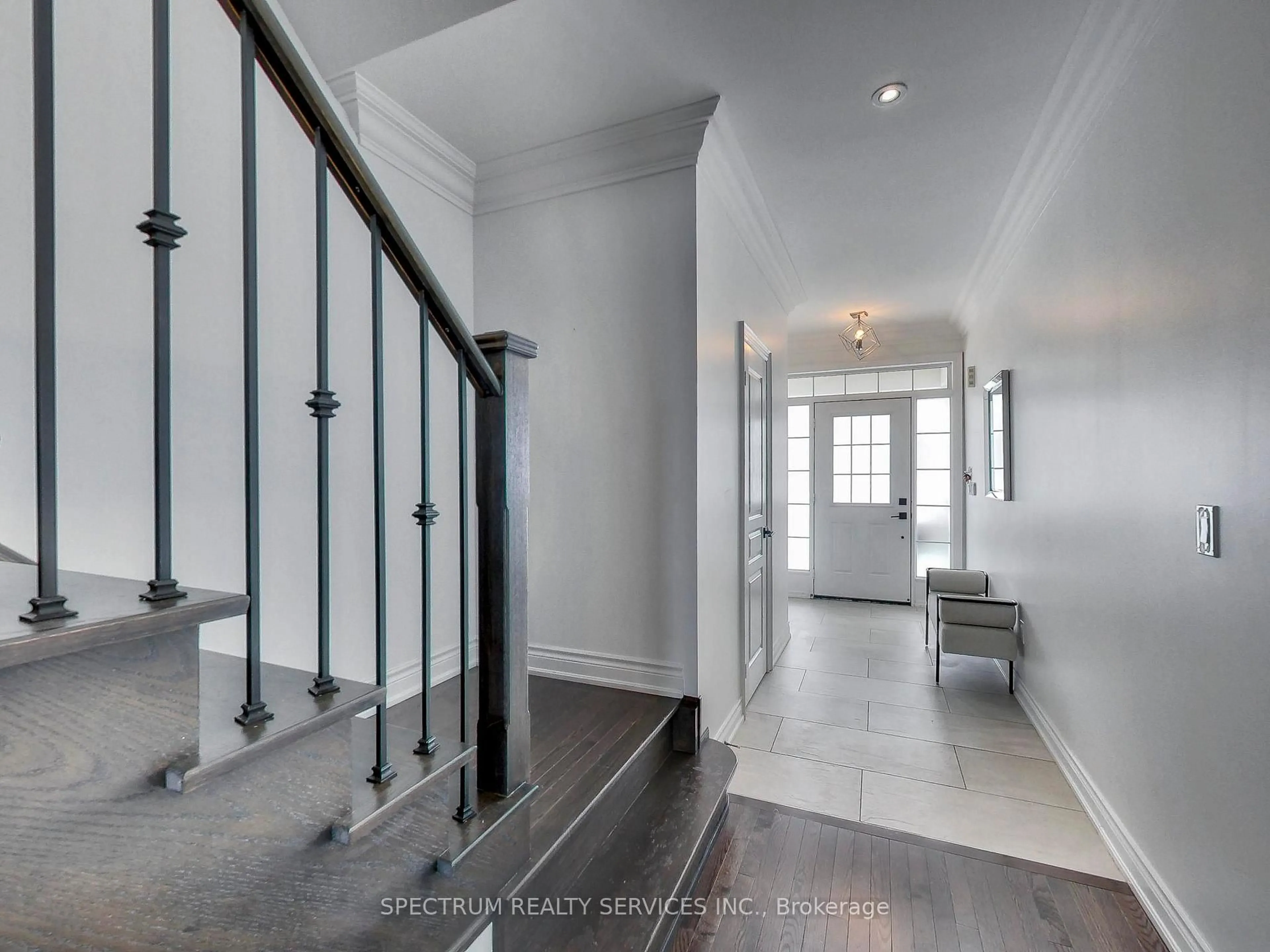 Indoor entryway for 37 Alexie Way, Vaughan Ontario L4H 3B8