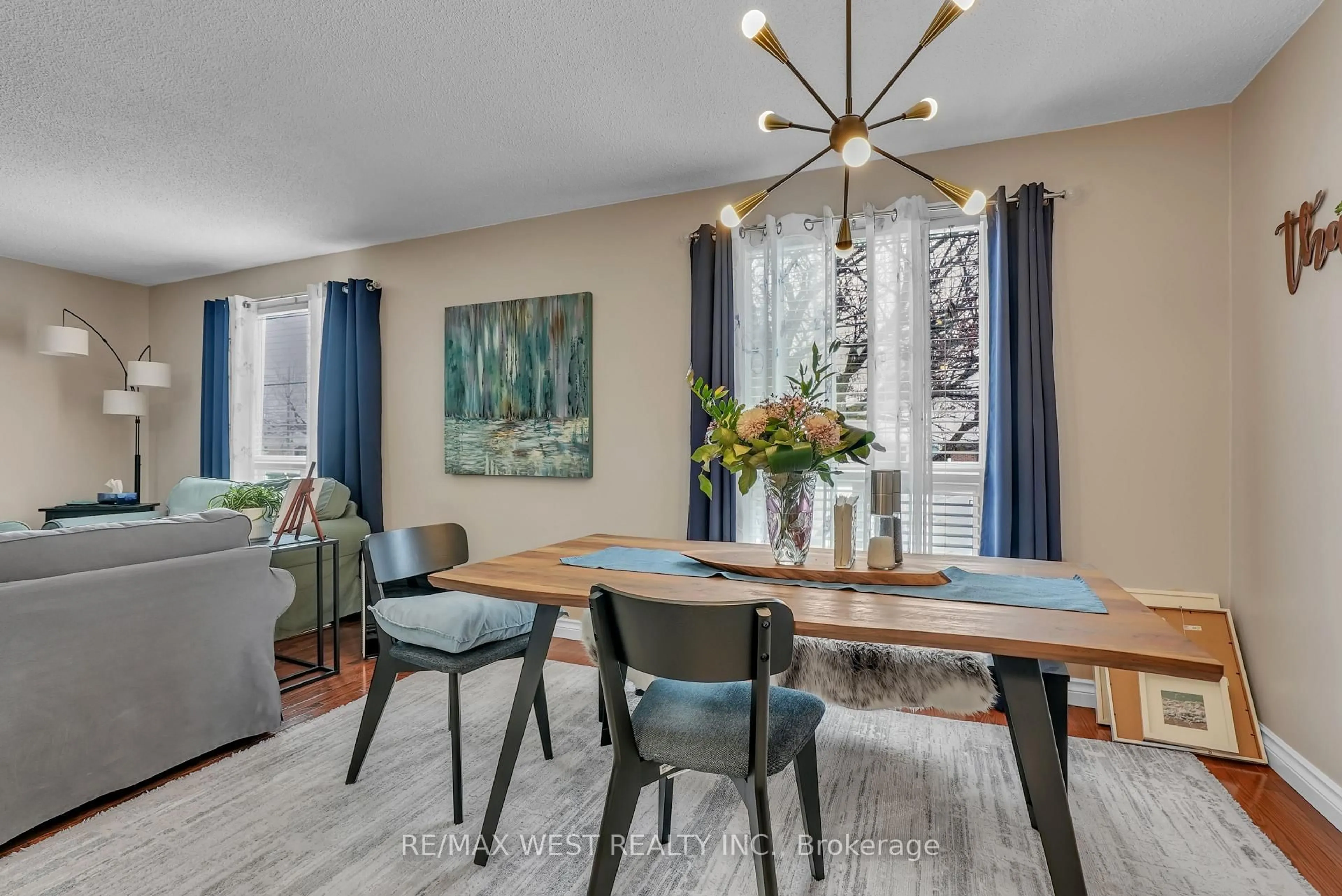 Dining room, unknown for 172 Queen St, New Tecumseth Ontario L9R 1K2