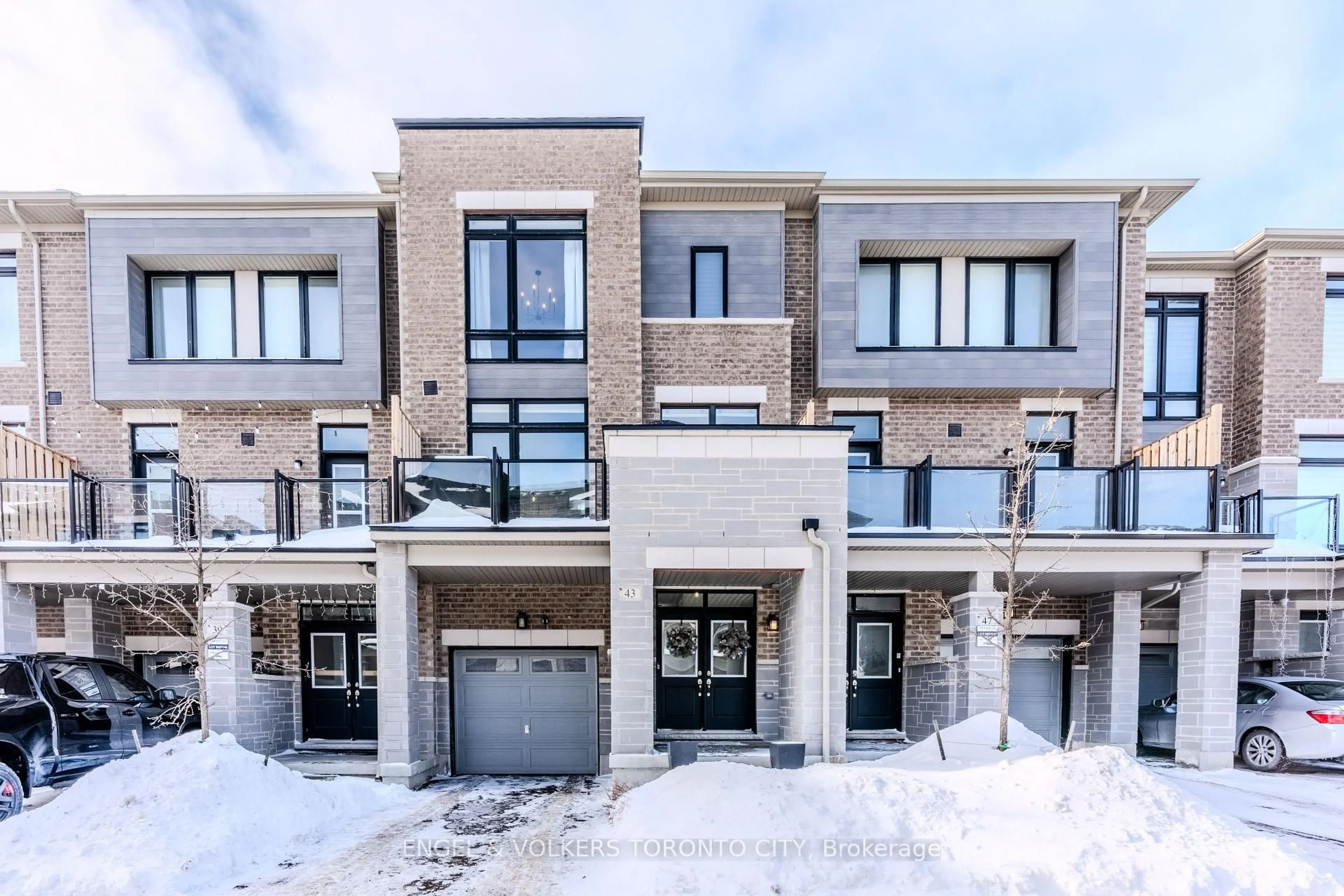 Home with brick exterior material, street for 43 Holyrood Cres, Vaughan Ontario L4H 5G2