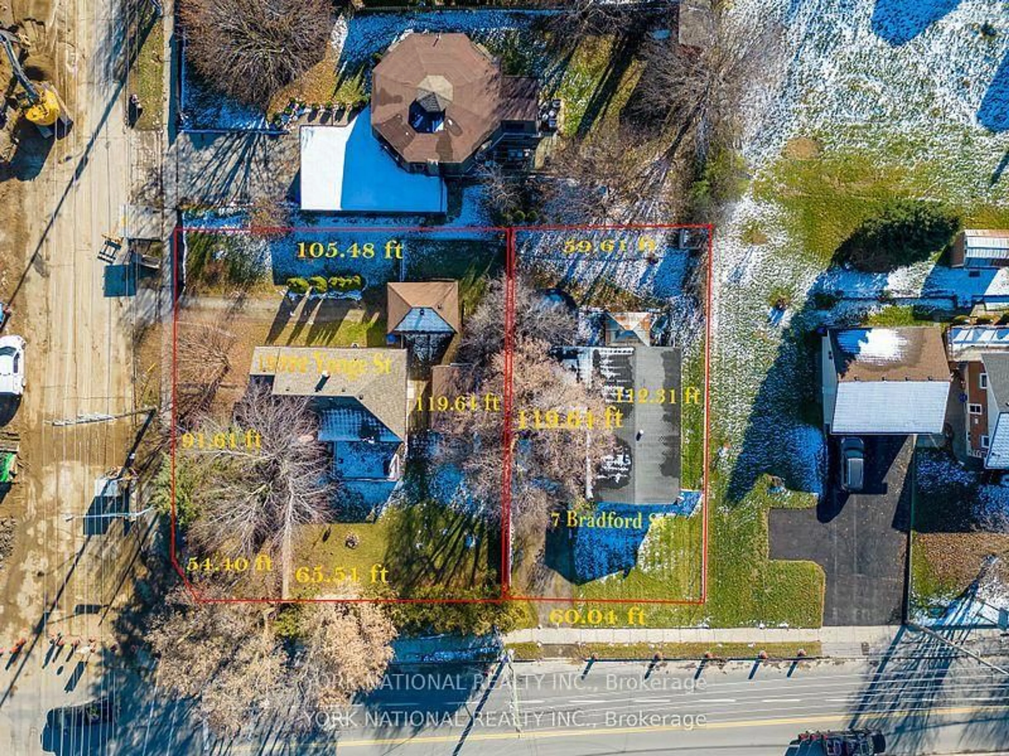 A pic from outside/outdoor area/front of a property/back of a property/a pic from drone, street for 7 Bradford St, East Gwillimbury Ontario L9N 1L6