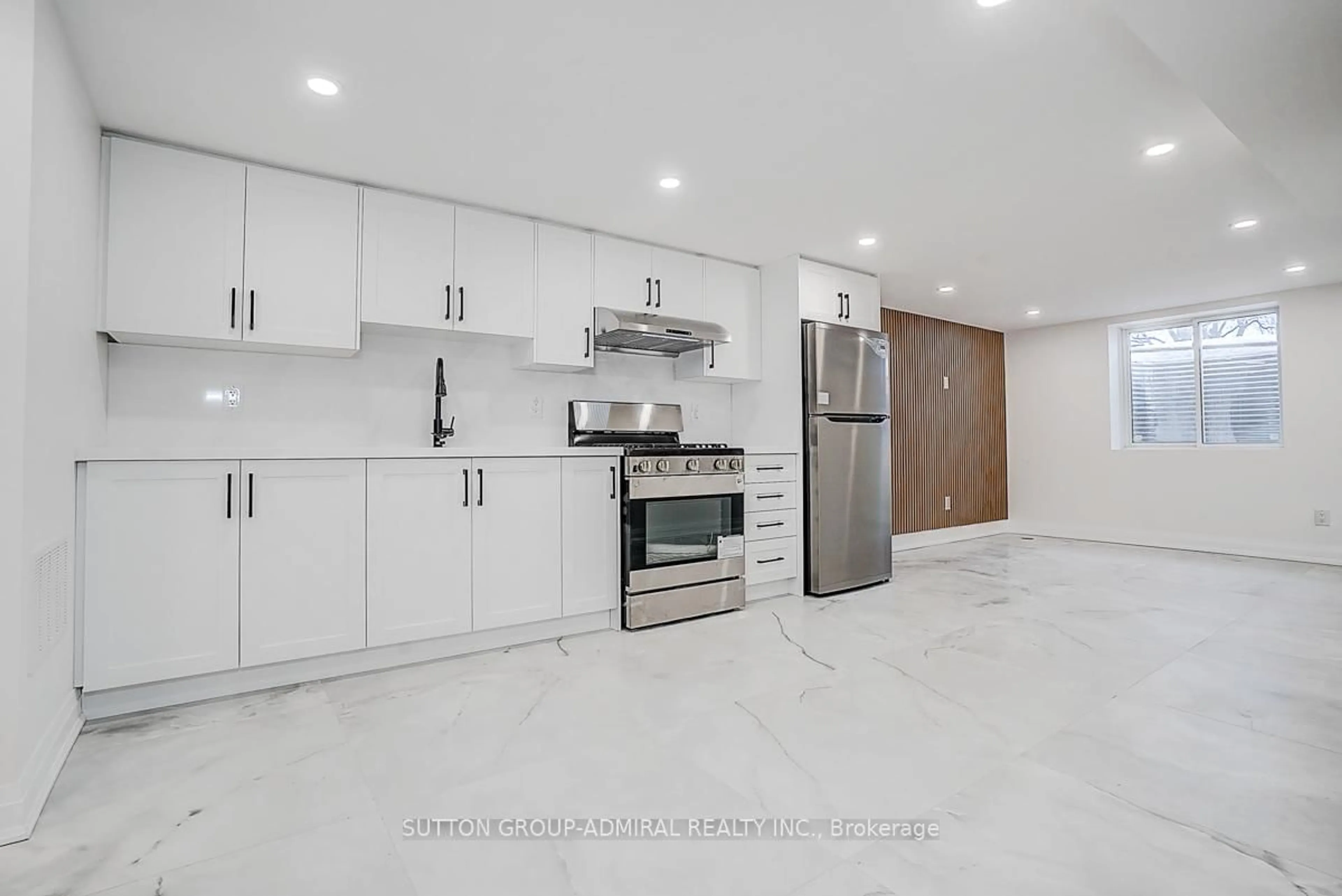 Unknown for 176 Cherrywood Dr, Newmarket Ontario L3Y 2X8