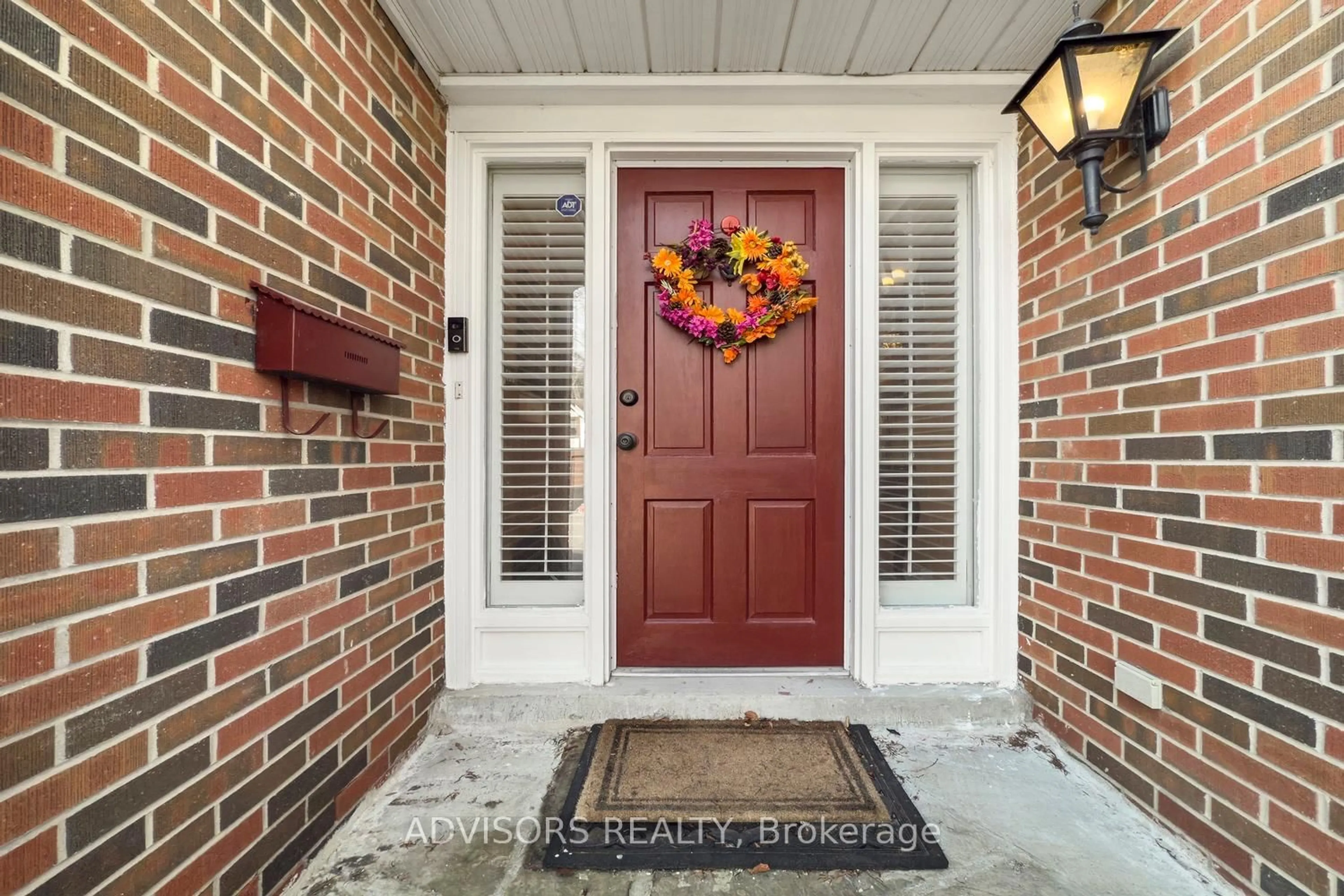 Indoor entryway for 15 Alcaine Crt, Markham Ontario L3T 2G8