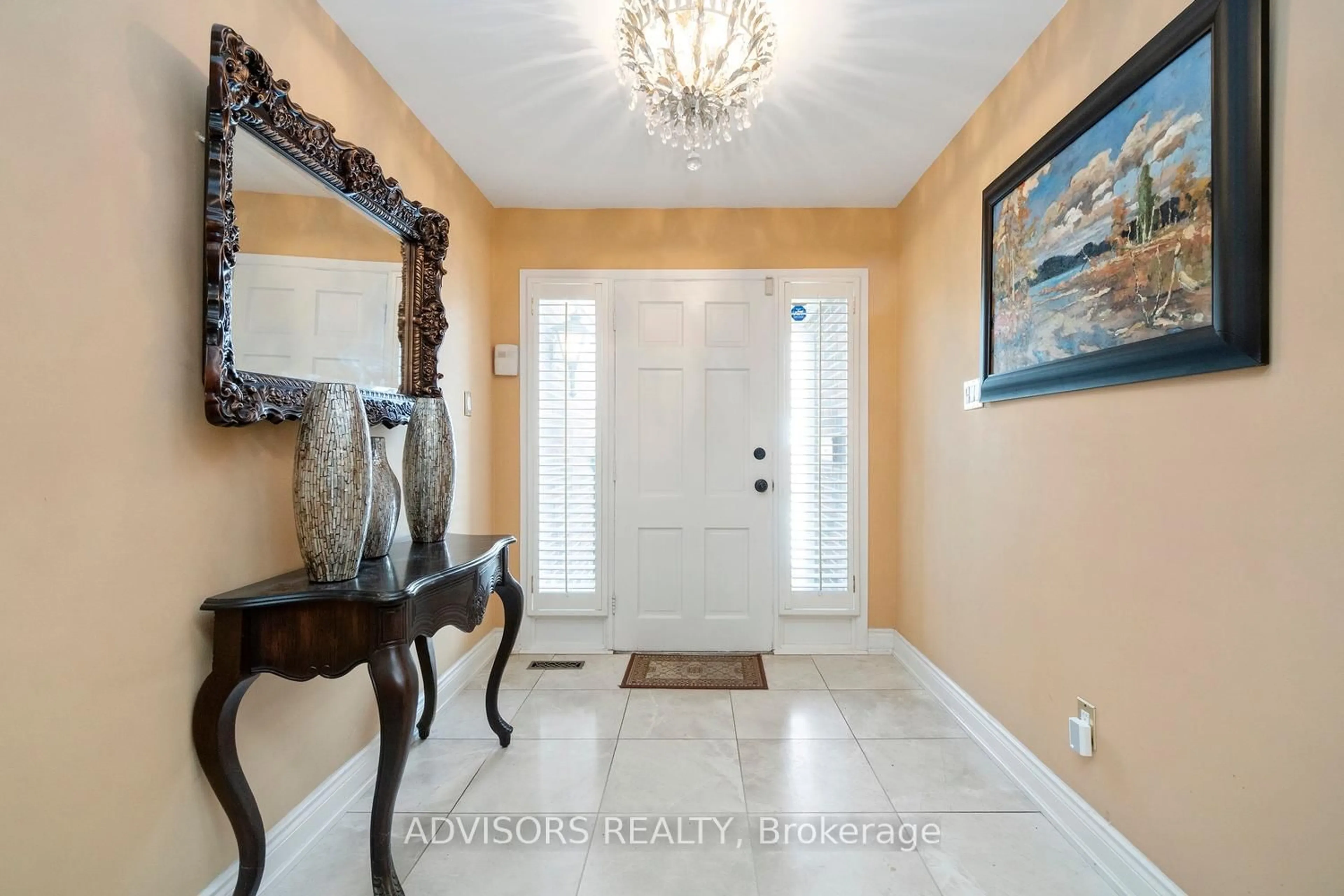 Indoor entryway for 15 Alcaine Crt, Markham Ontario L3T 2G8