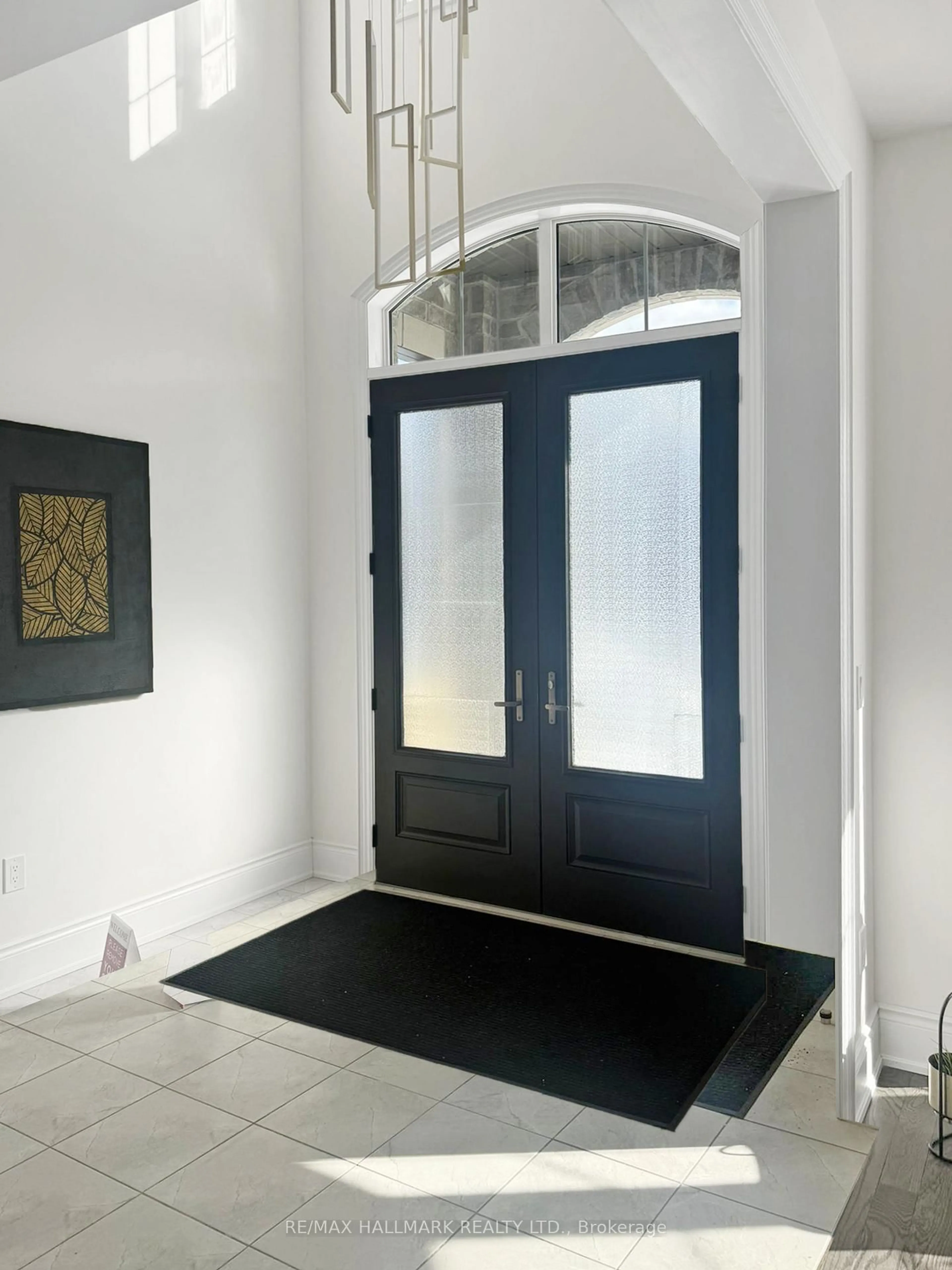 Indoor foyer for 14 Rossini Dr, Richmond Hill Ontario L4E 0R5