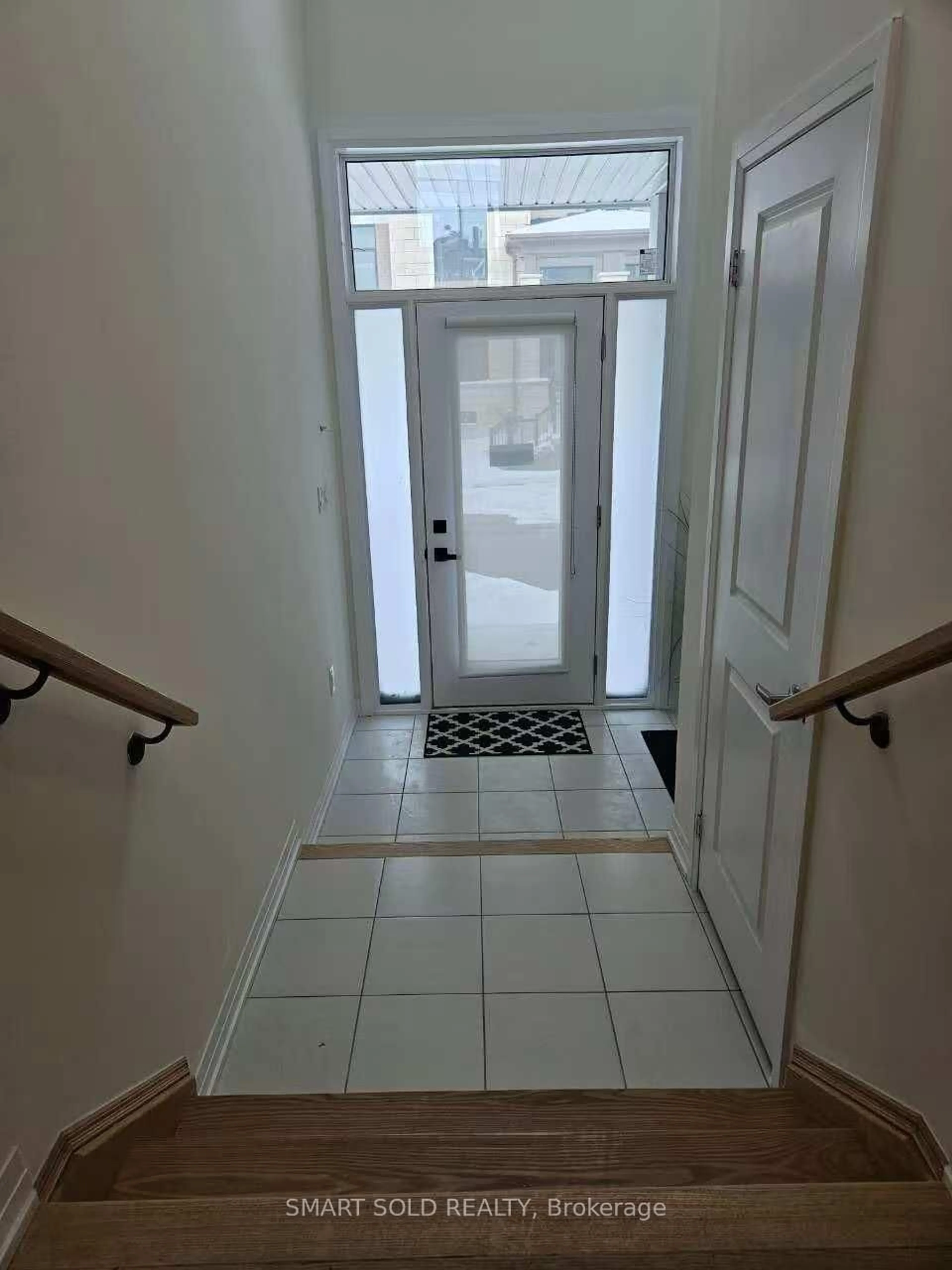 Indoor foyer for 23 Millman Lane, Richmond Hill Ontario L4S 0P8