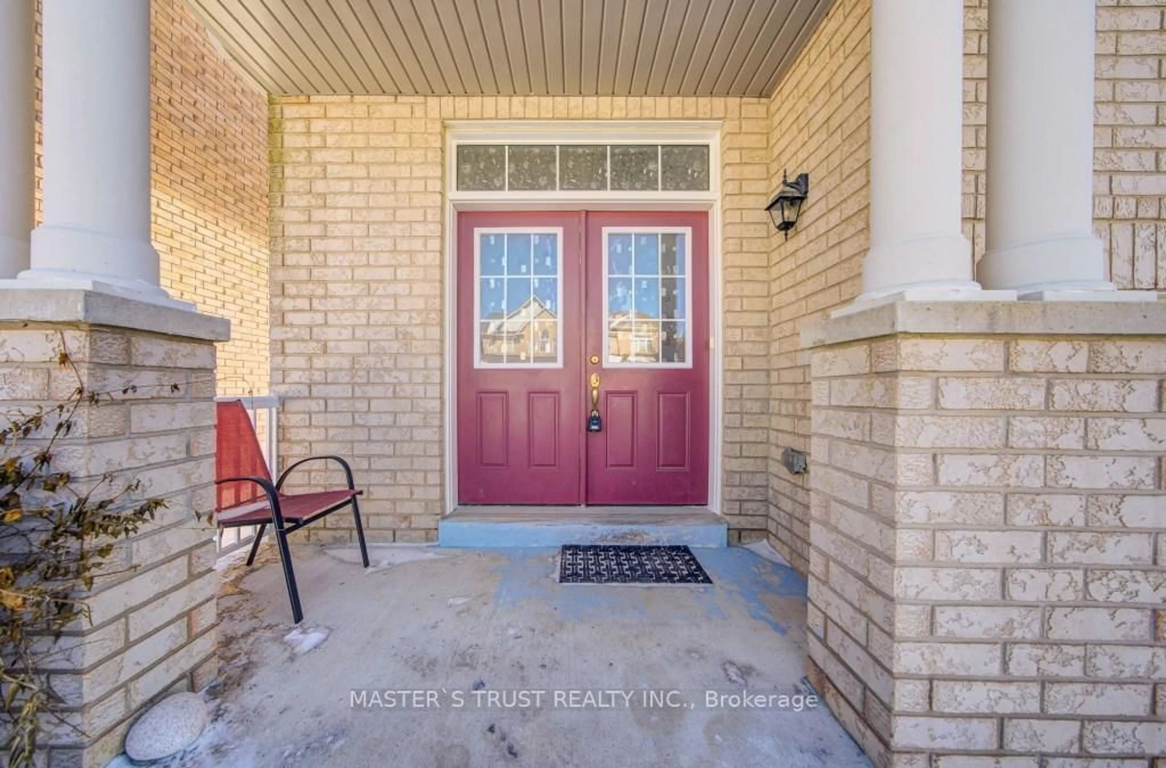 Indoor entryway for 56 Herefordshire Cres, East Gwillimbury Ontario L9N 0B7
