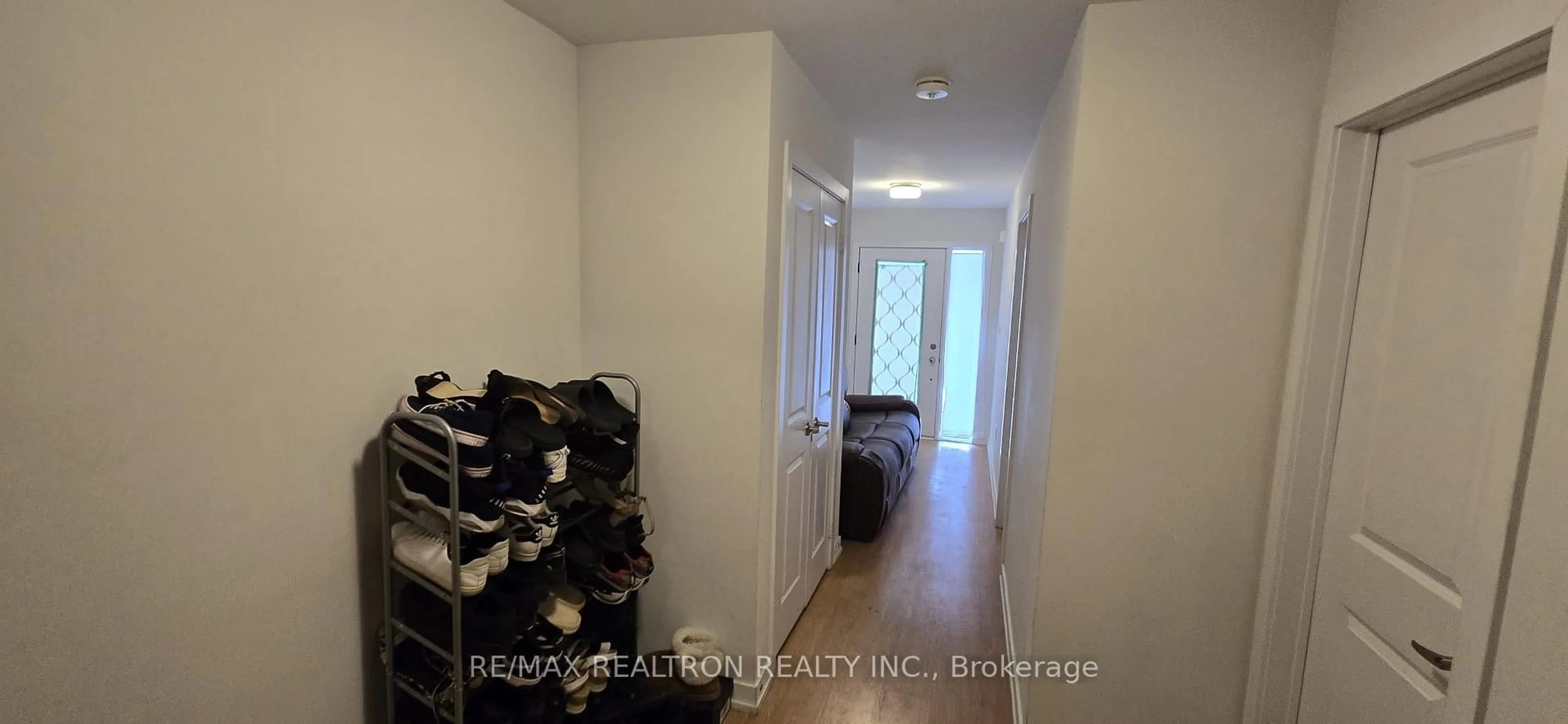 Indoor entryway for 119 Cornell Rouge Blvd, Markham Ontario L6B 0V2