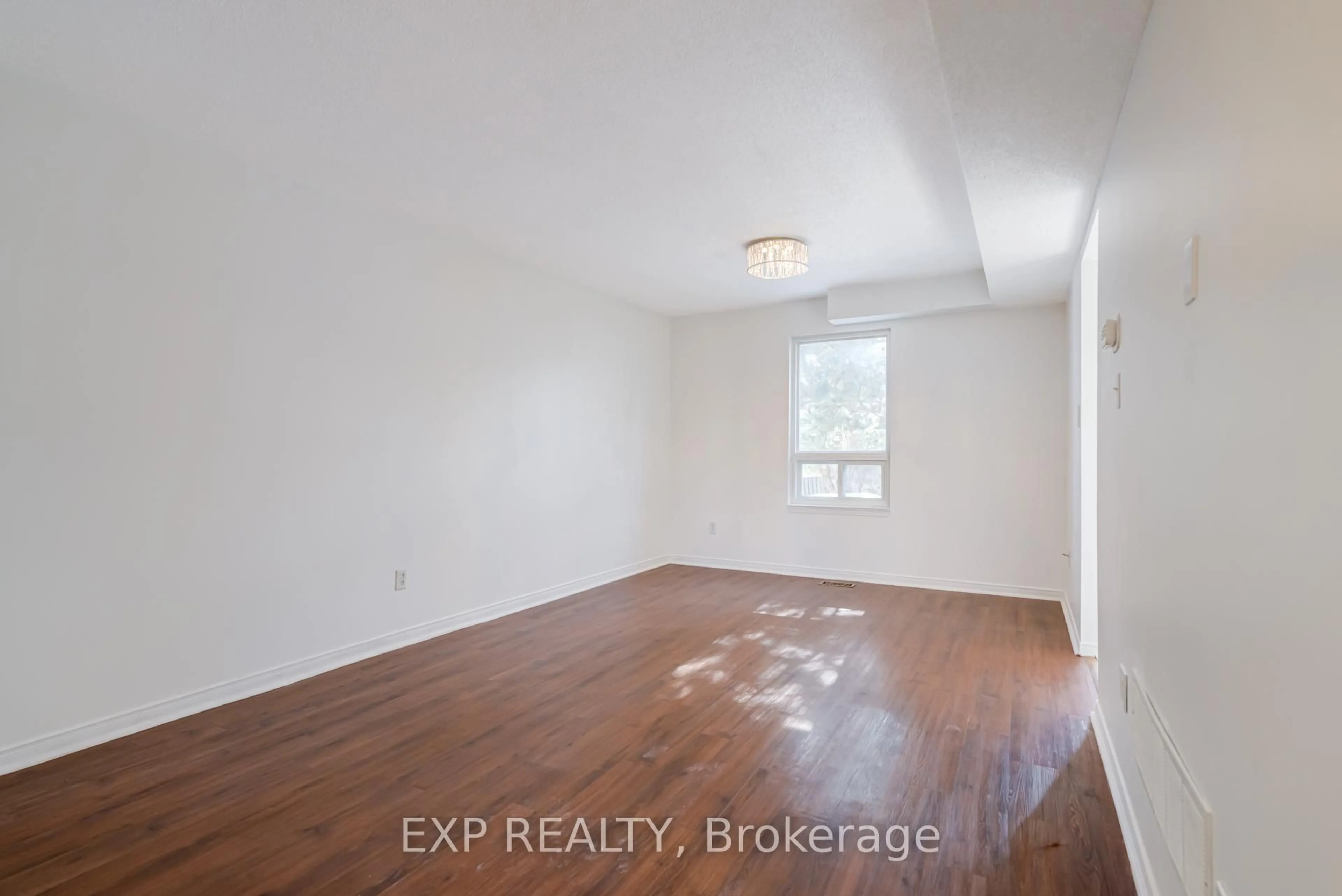 A pic of a room for 12421 Ninth Line #133, Whitchurch-Stouffville Ontario L4A 1J3