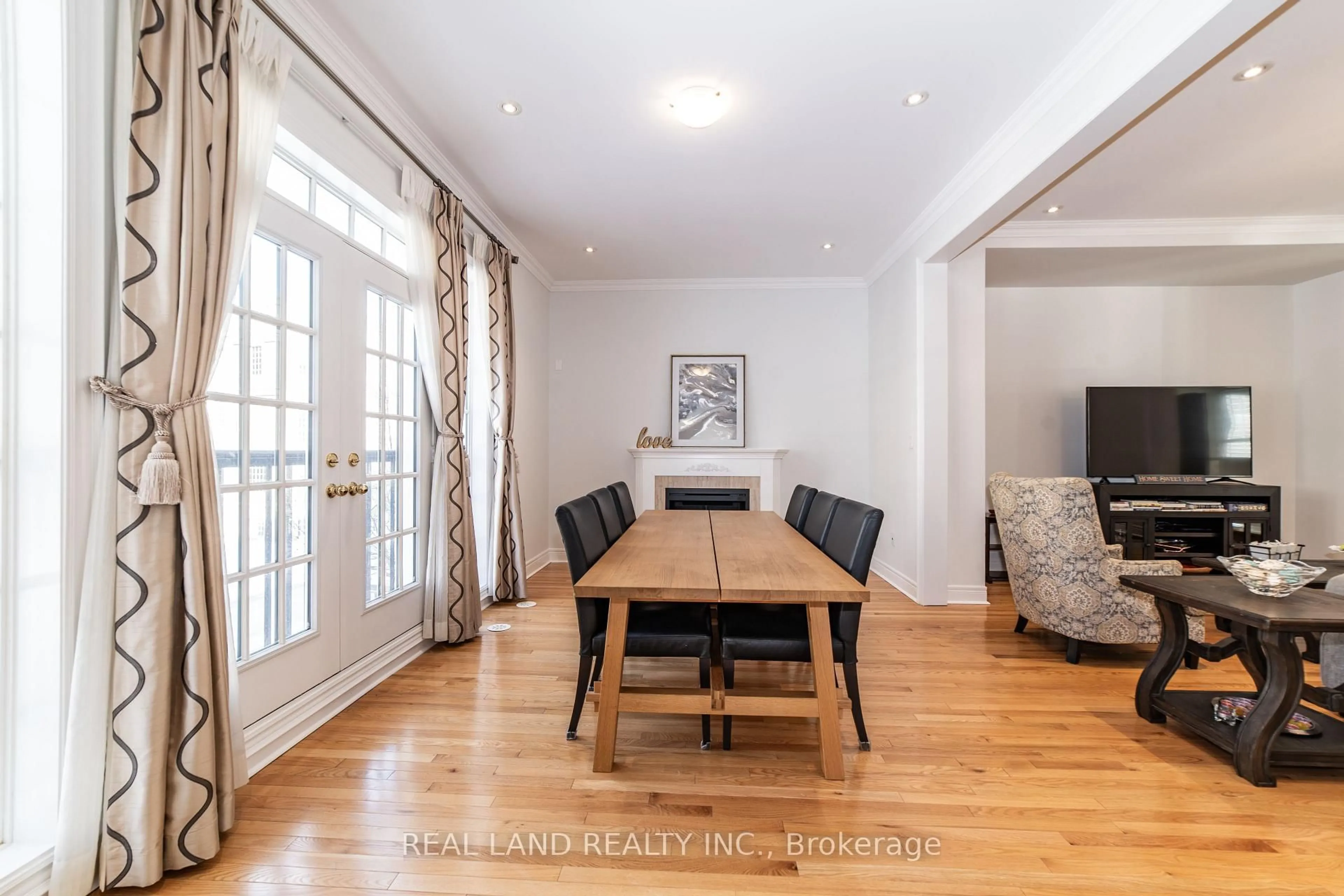 Dining room, wood/laminate floor for 41 Lord Durham Rd, Markham Ontario L6G 0C2