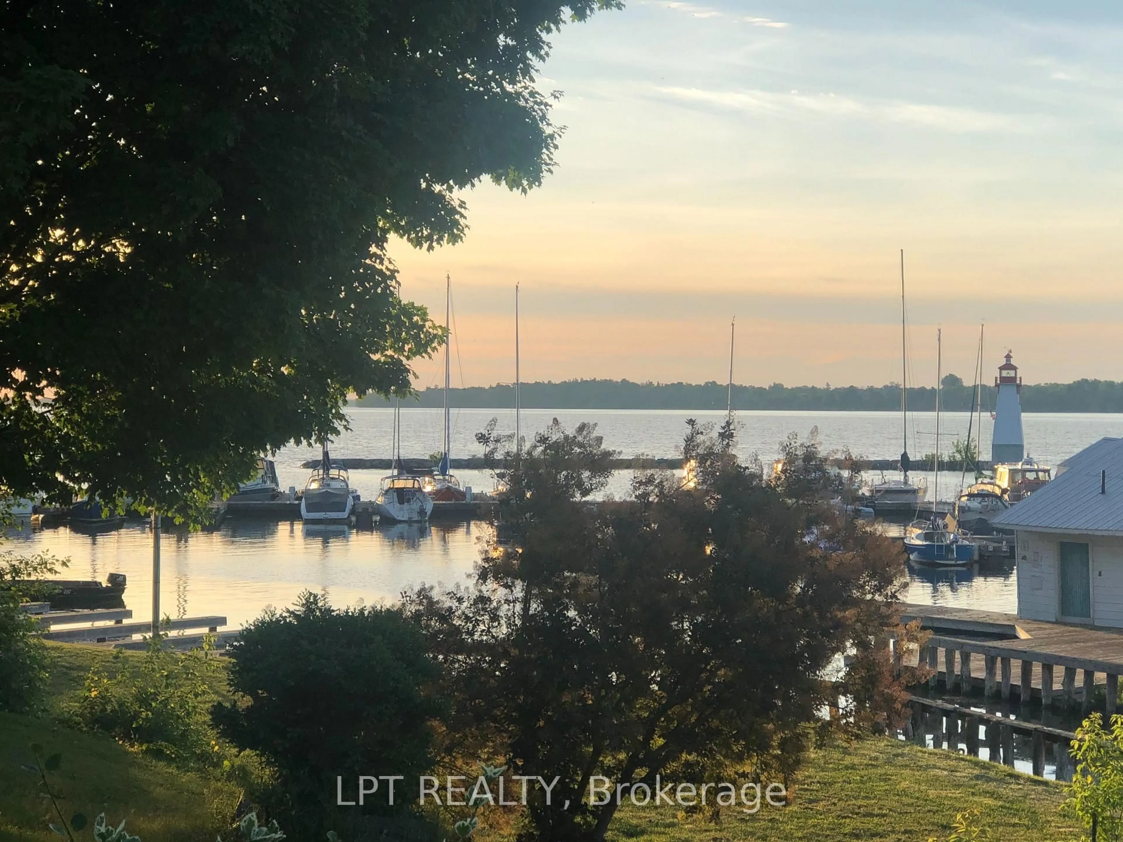 Blurry image for 37 Malone Rd, Georgina Ontario L0E 1L0