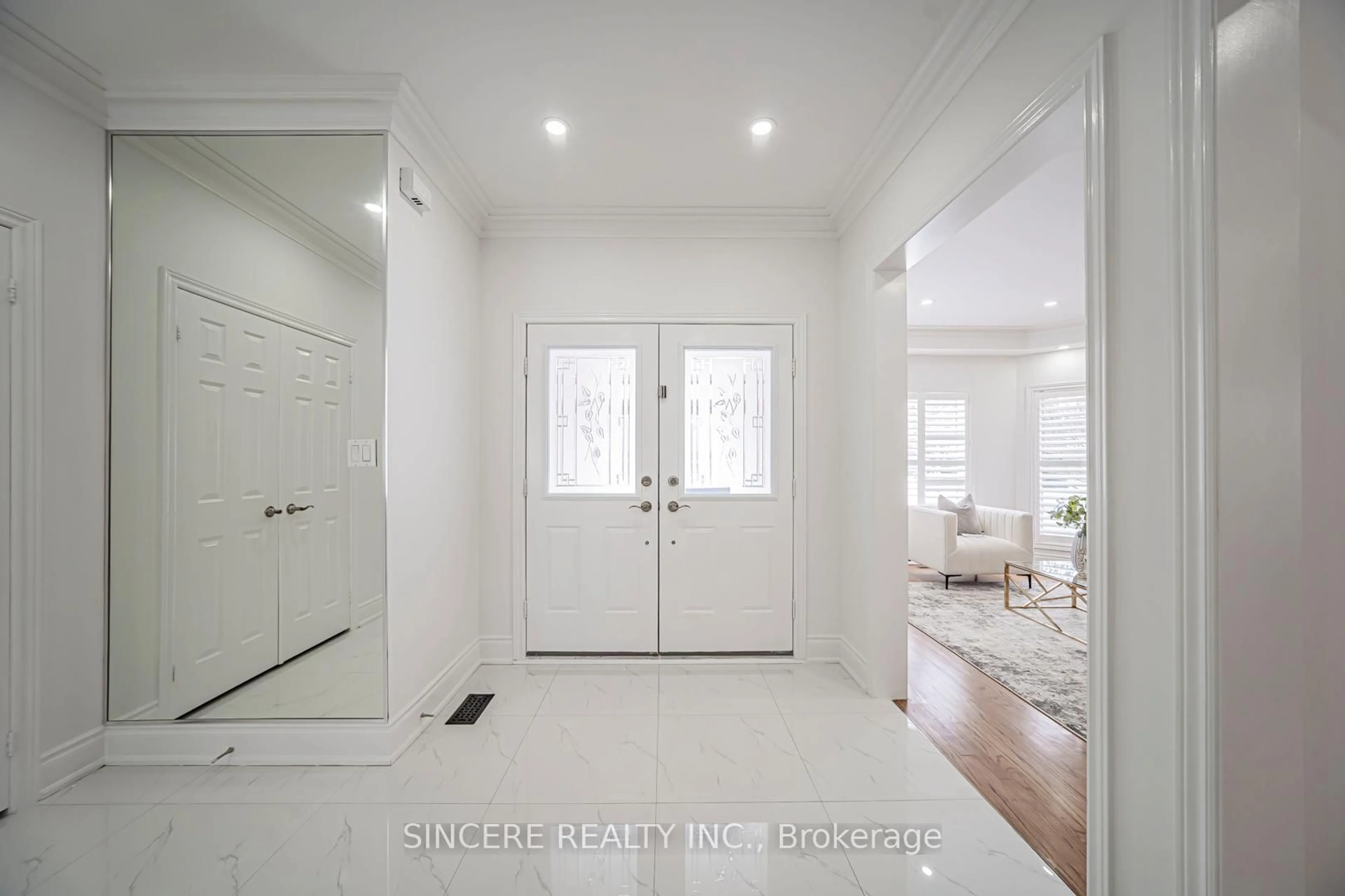 Indoor entryway for 30 Eyer Dr, Markham Ontario L6C 1T8