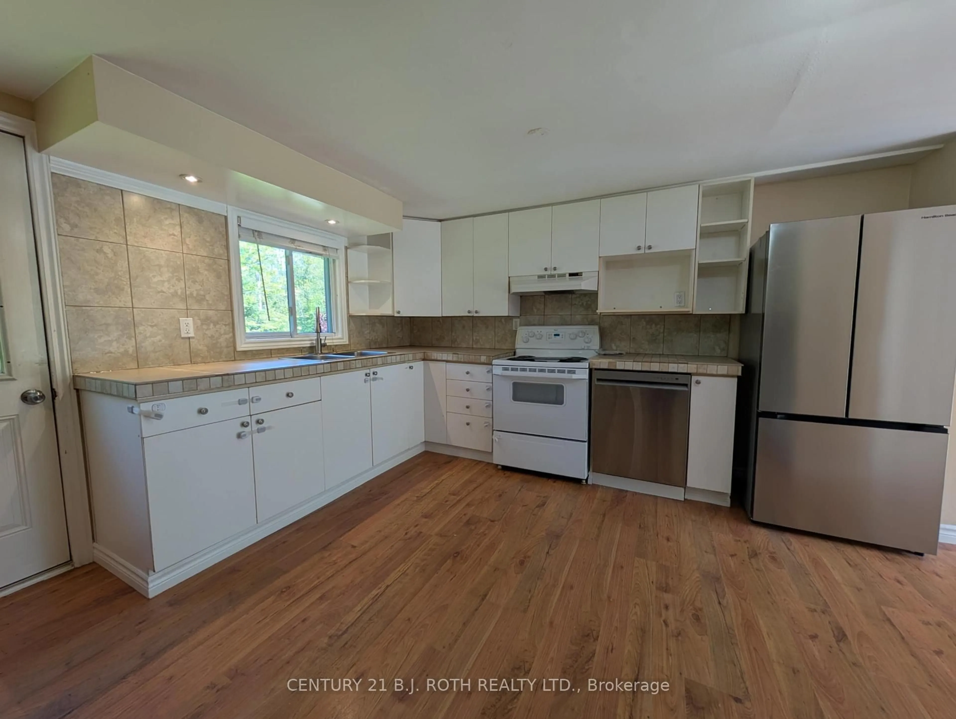 Unknown for 775 James St, Innisfil Ontario L9S 2G6