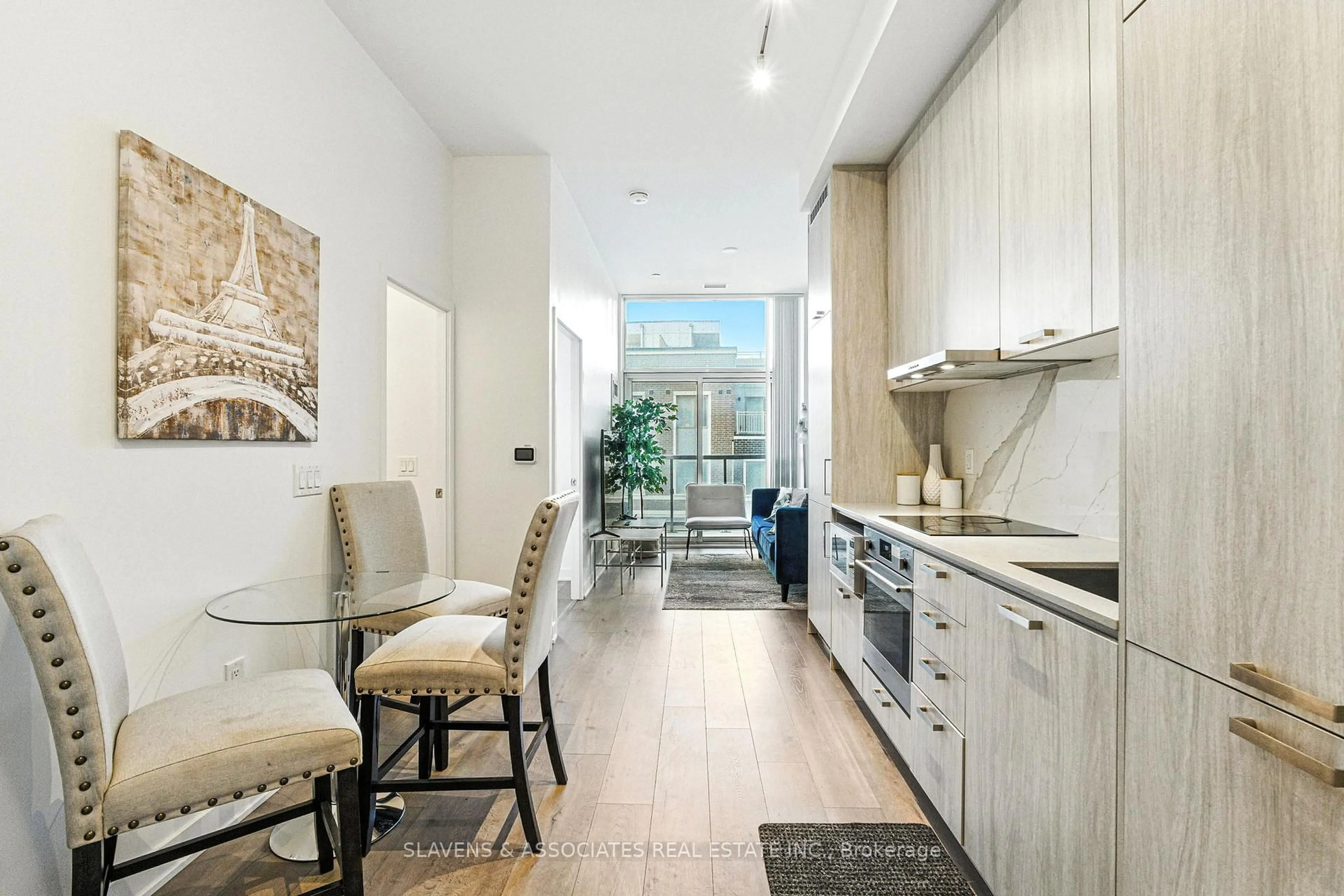 Contemporary kitchen, unknown for 60 Honeycrisp Cres #201, Vaughan Ontario L4K 0N5