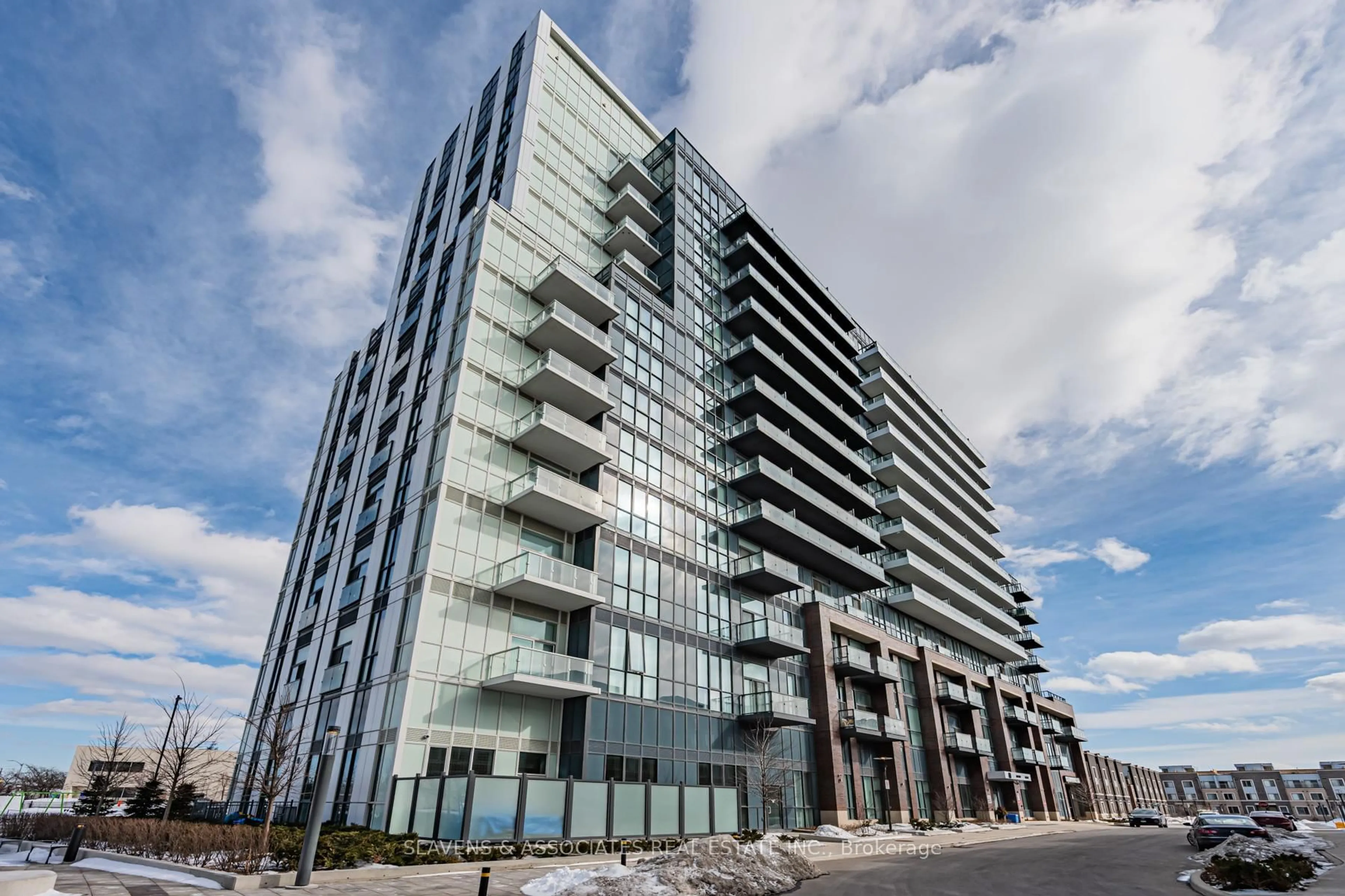 Indoor foyer for 60 Honeycrisp Cres #223, Vaughan Ontario L4K 0N5