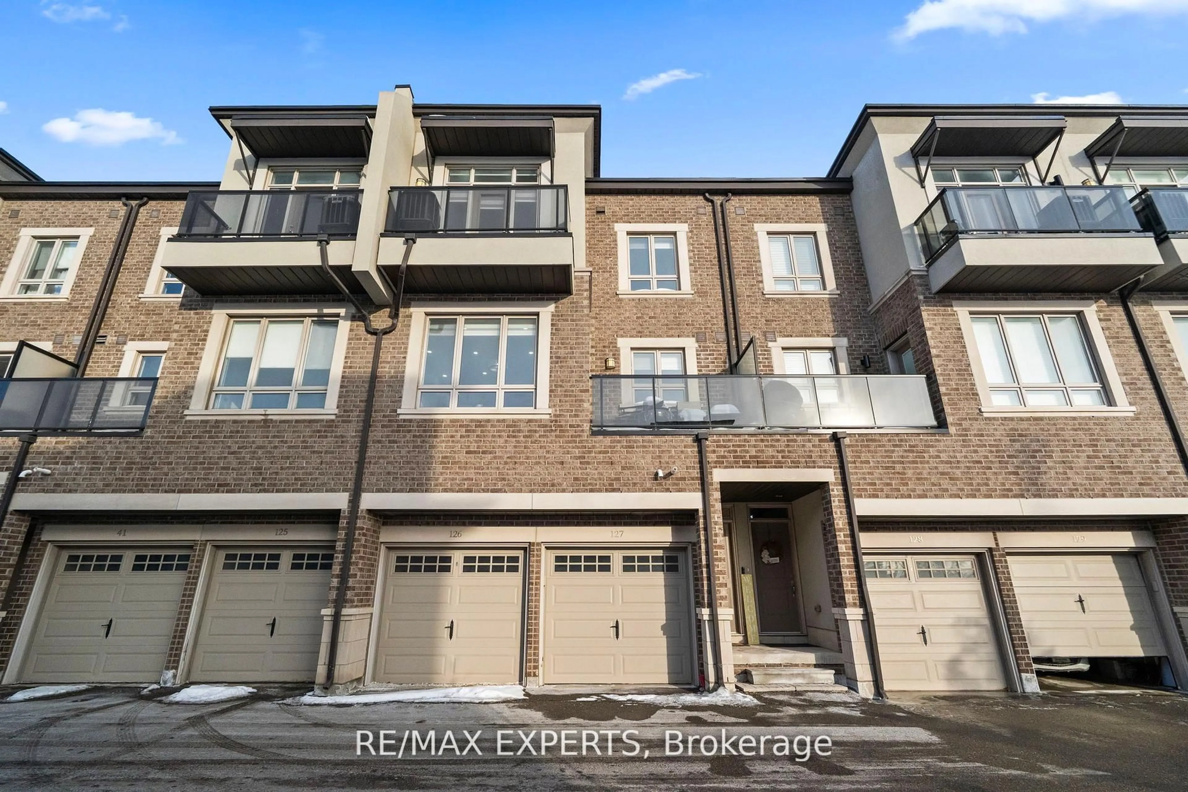 Unknown for 125 Kayla Cres #16, Vaughan Ontario L6A 4G5