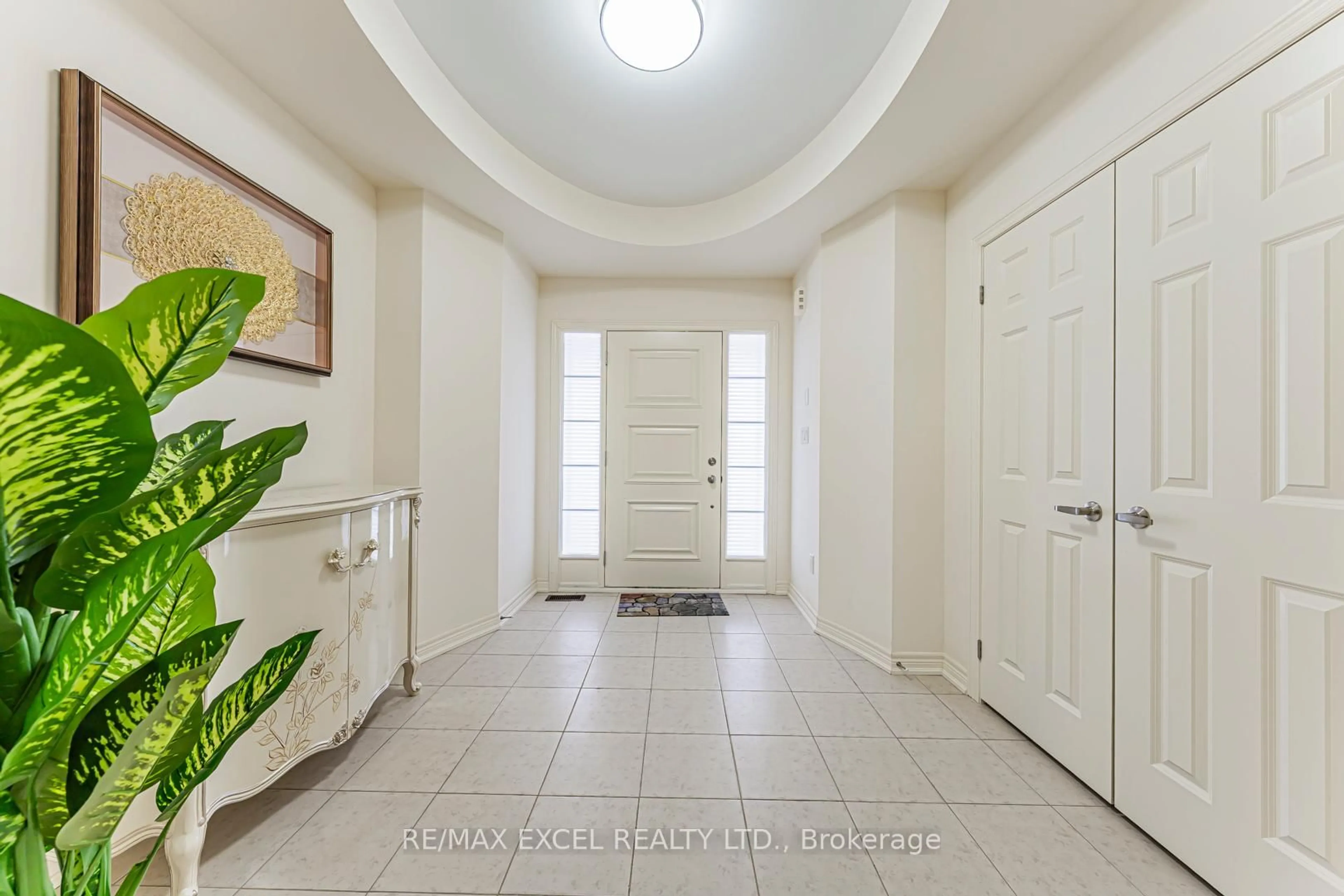Indoor entryway for 83 Baldry Ave, Vaughan Ontario L6A 4X9