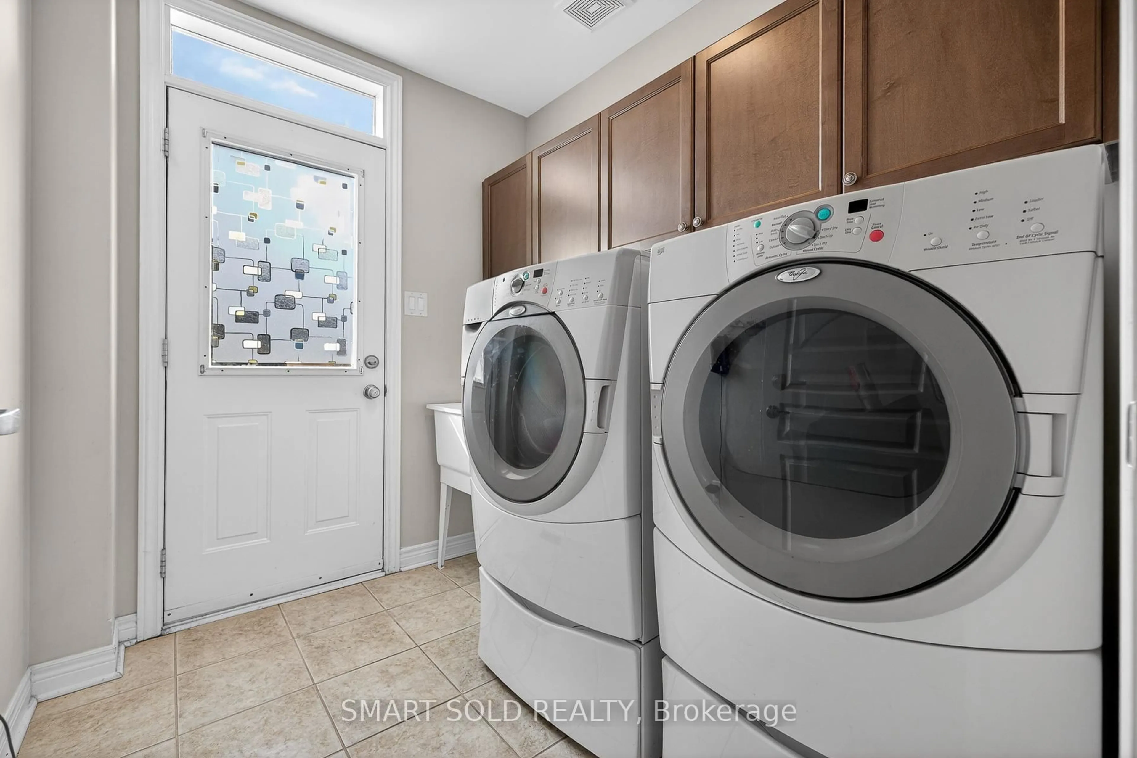 Laundry room for 35 Routledge Dr, Richmond Hill Ontario L4E 0C4