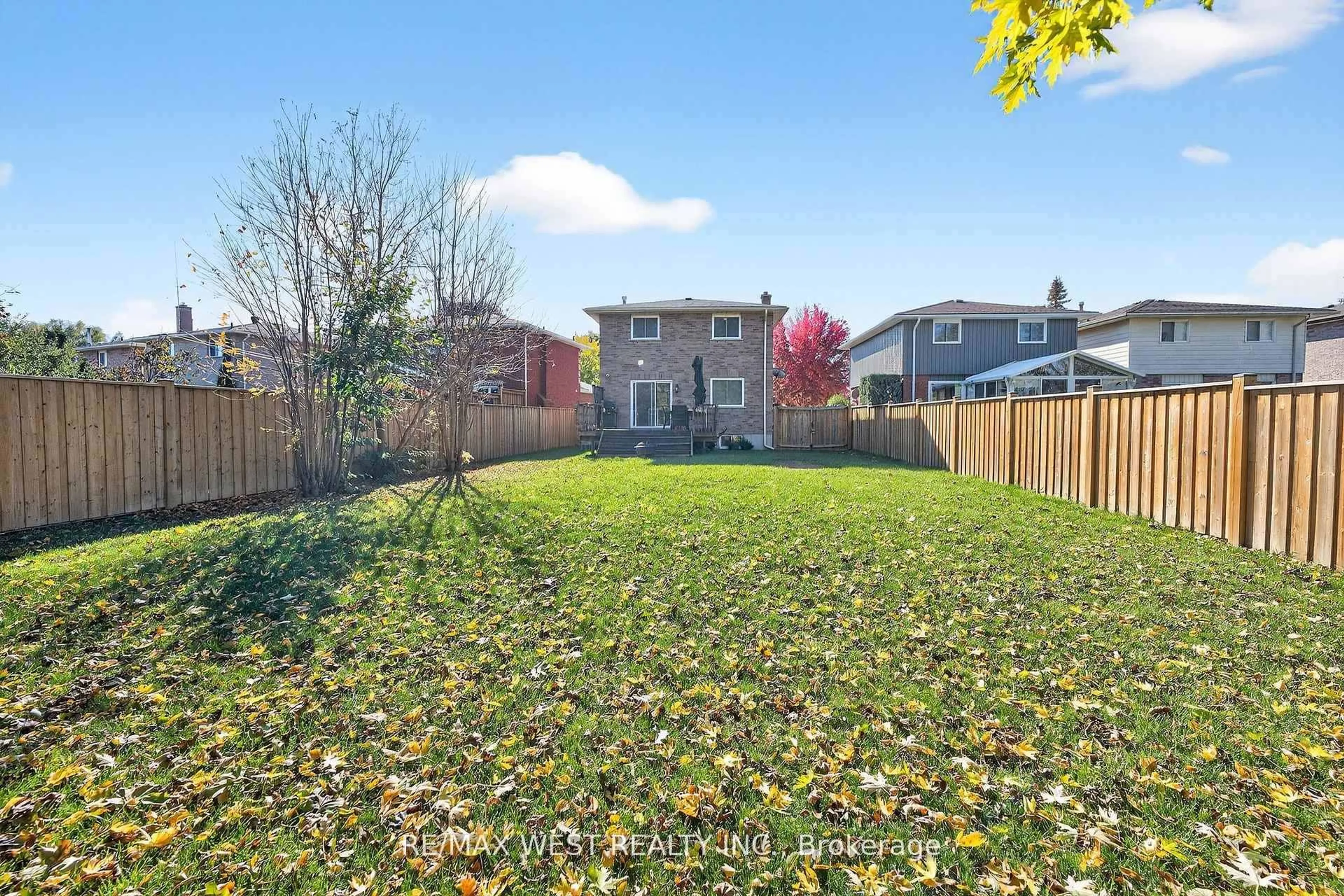 A pic from outside/outdoor area/front of a property/back of a property/a pic from drone, street for 100 Kerr Blvd, New Tecumseth Ontario L9R 1C6