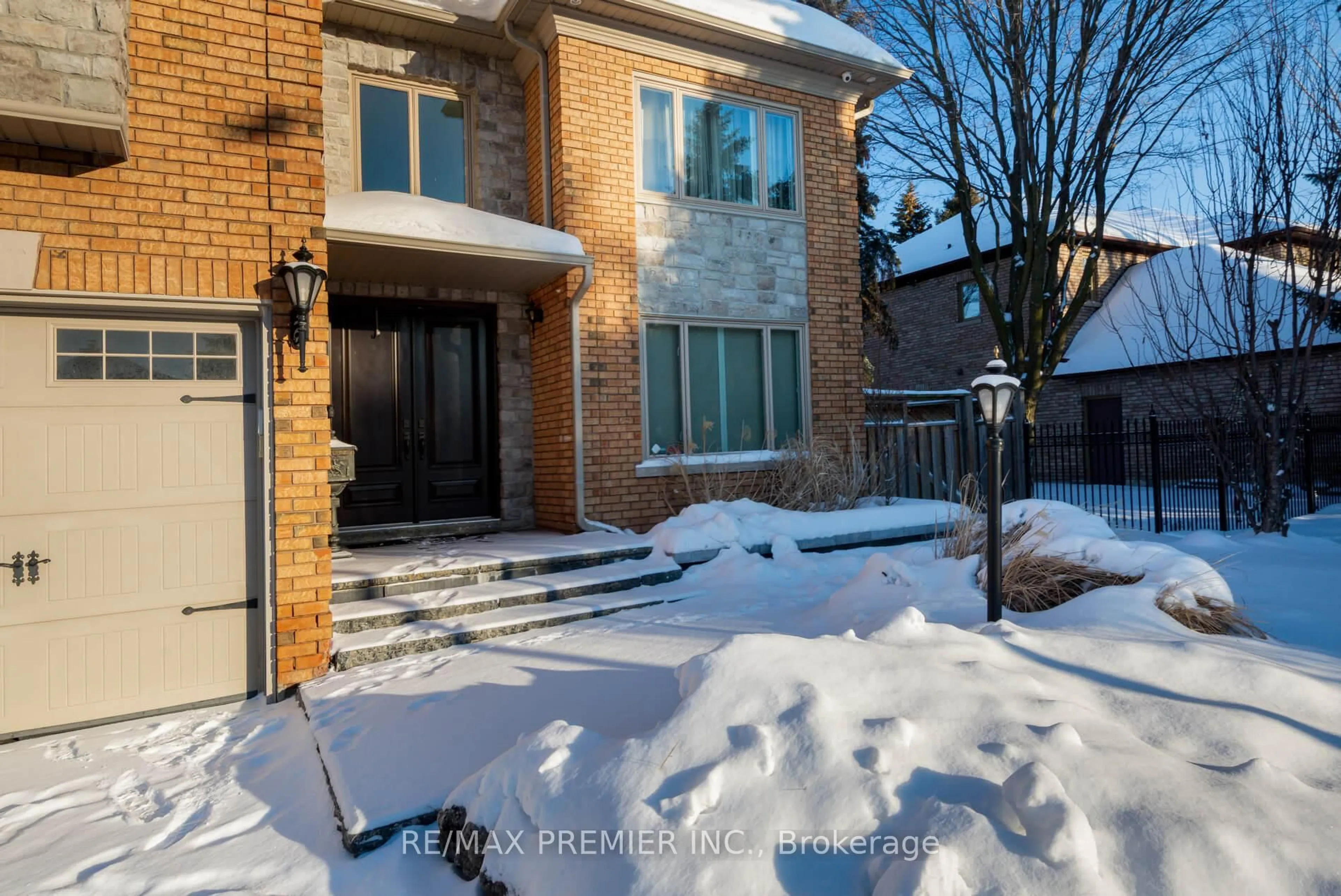 Home with brick exterior material, street for 101 Woodgreen Dr, Vaughan Ontario L4L 3S2