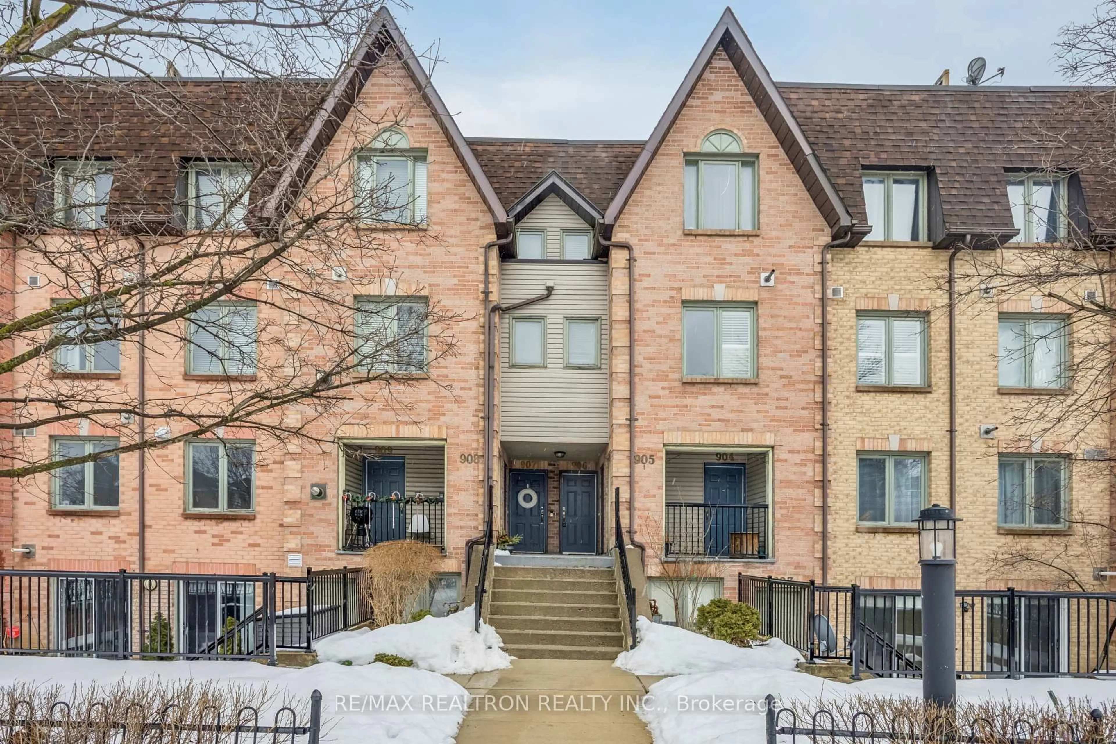 Unknown for 75 Weldrick Rd #906, Richmond Hill Ontario L4C 0H9