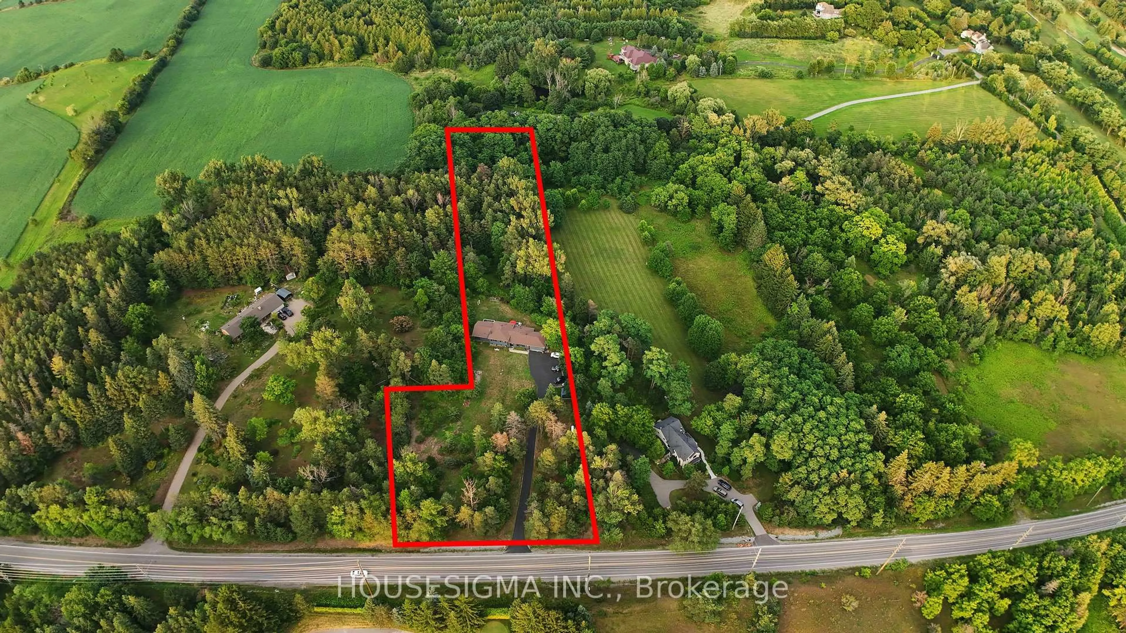 A pic from outside/outdoor area/front of a property/back of a property/a pic from drone, water/lake/river/ocean view for 14639 Leslie St, Aurora Ontario L4G 7C6