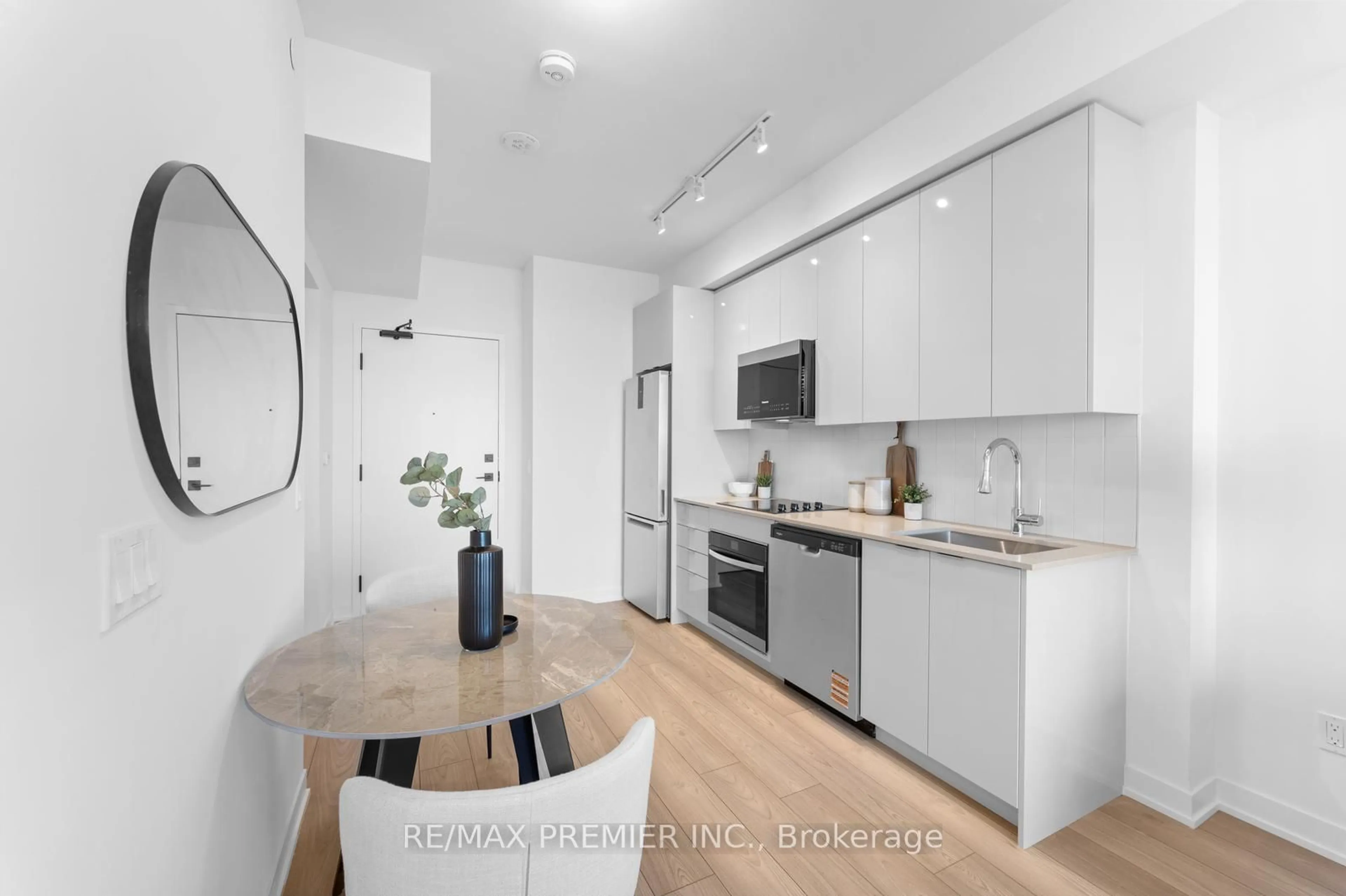 Open concept kitchen, unknown for 474 Caldari Rd #2206, Vaughan Ontario L4K 0R5