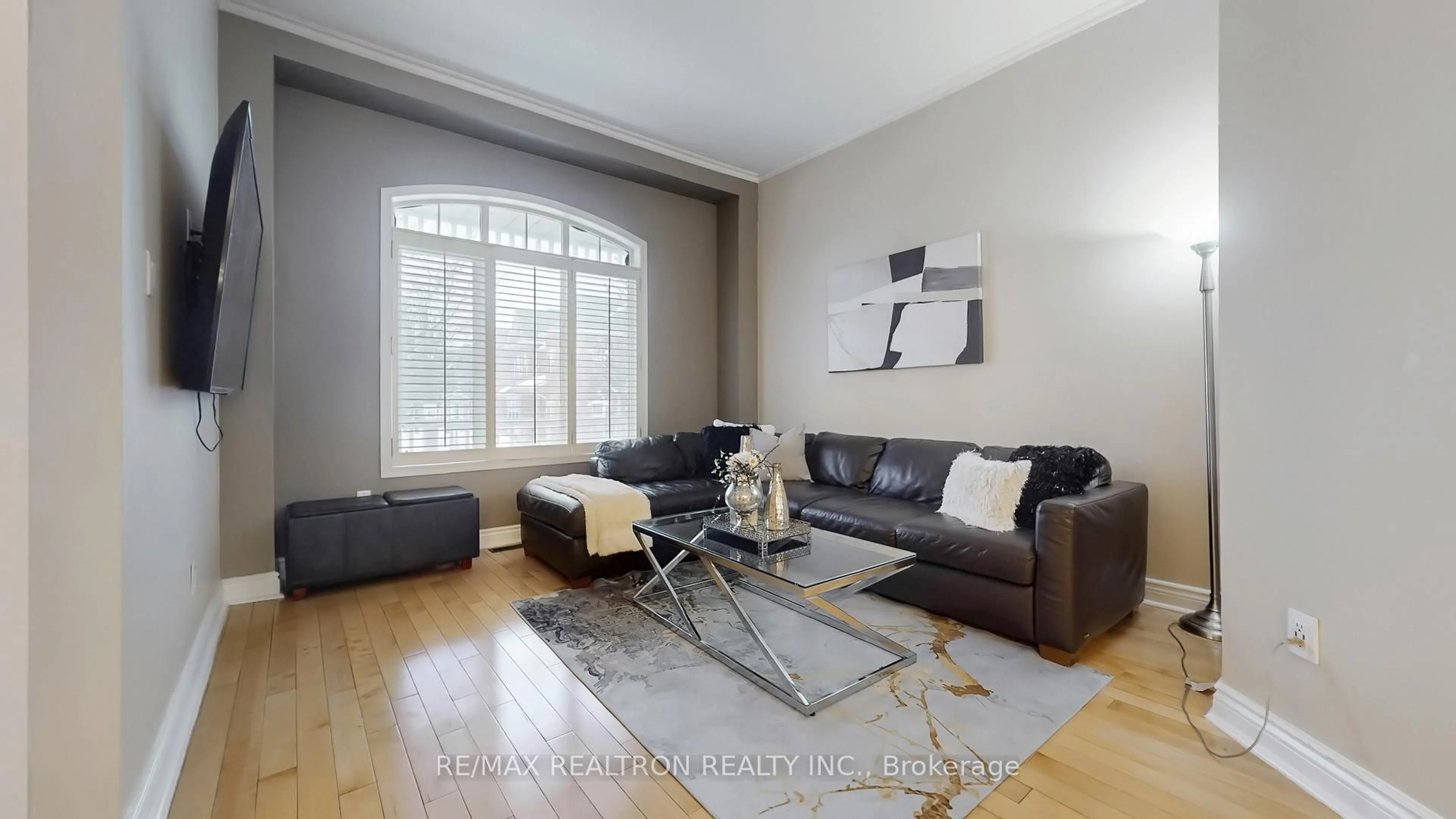 Living room with furniture, unknown for 24 Glendennan Ave, Markham Ontario L6B 1C7