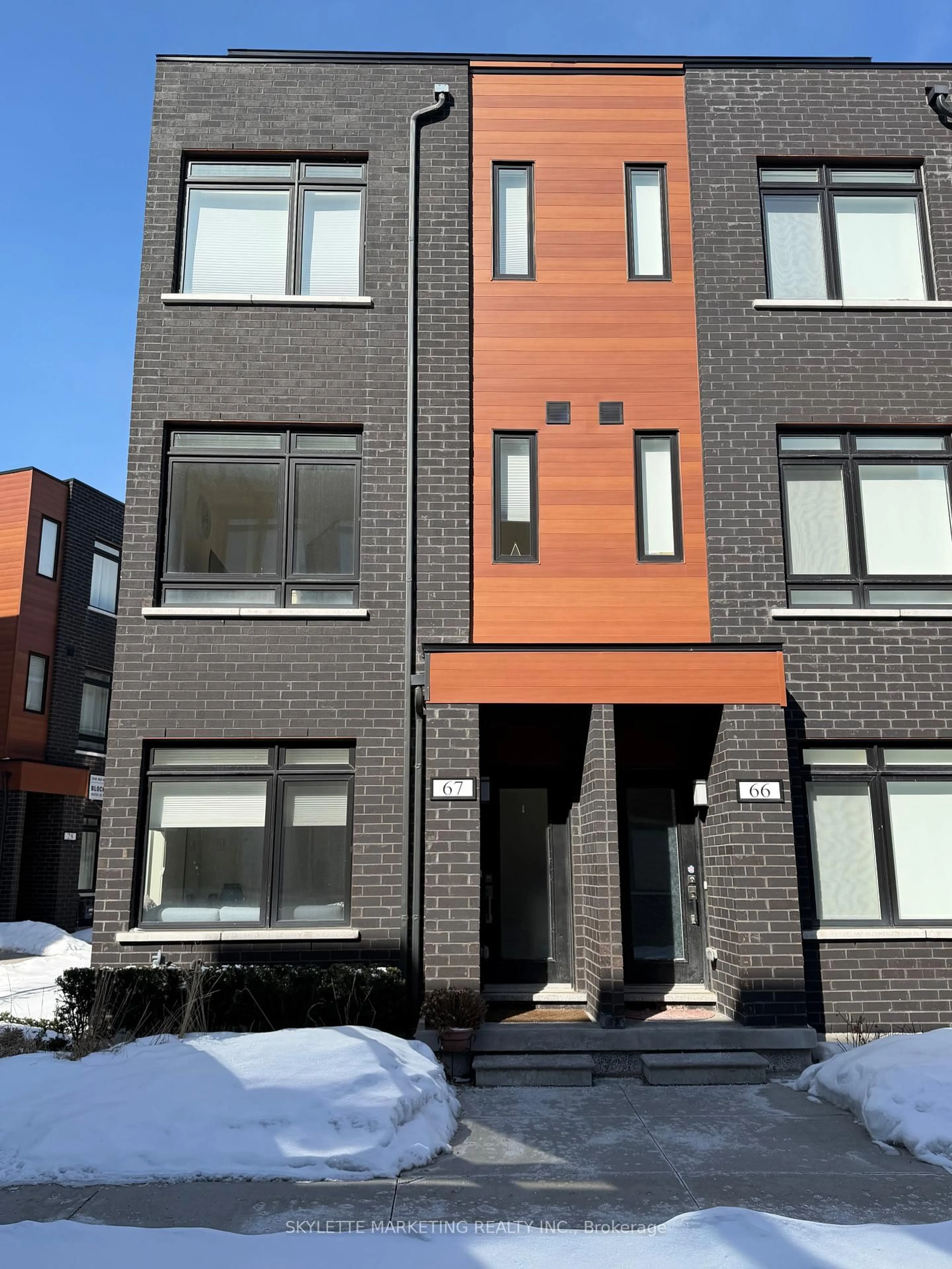 Home with brick exterior material, street for 370B Red Maple Rd #67, Richmond Hill Ontario L4C 6P5