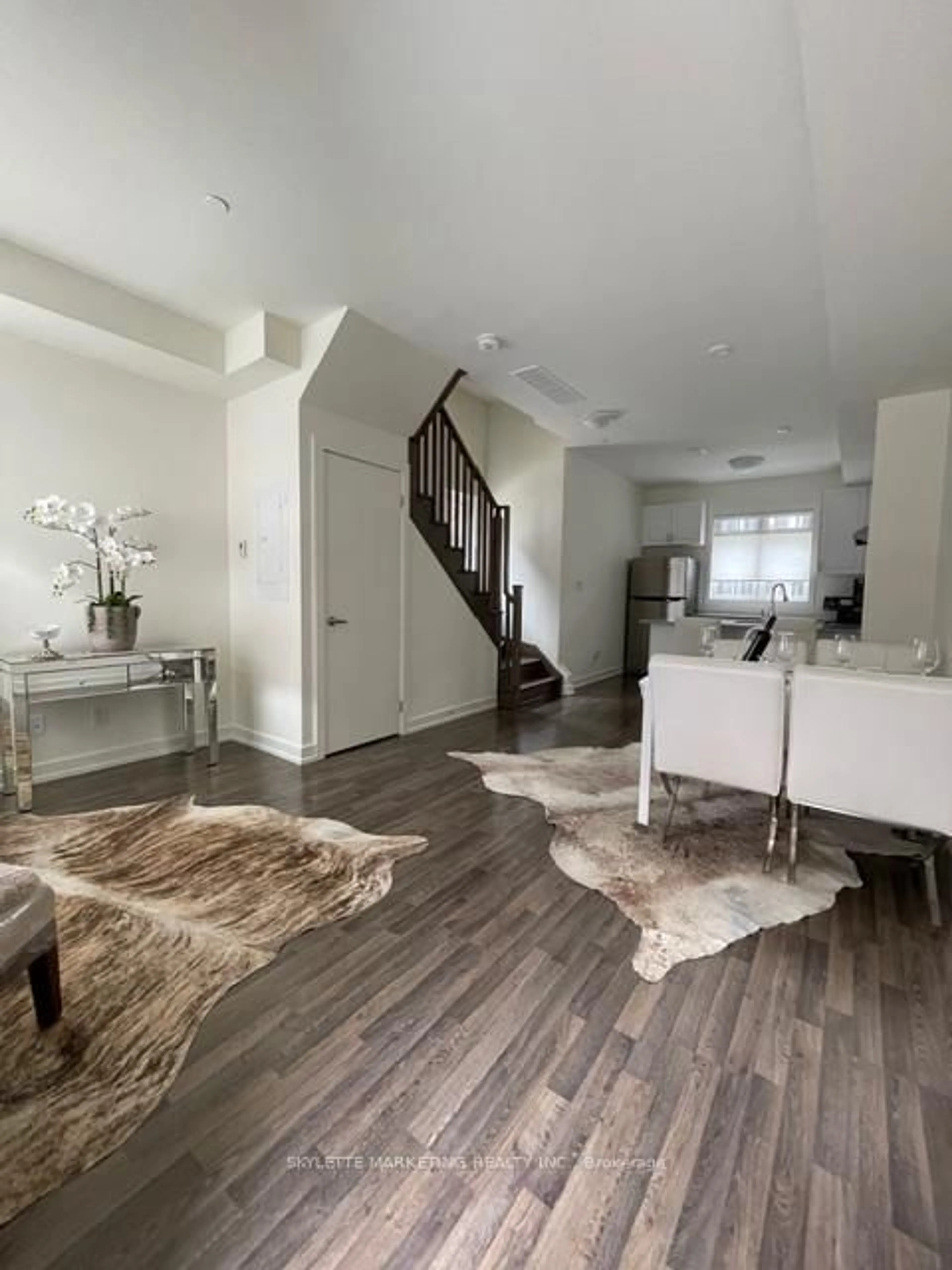 Unknown for 370B Red Maple Rd #67, Richmond Hill Ontario L4C 6P5