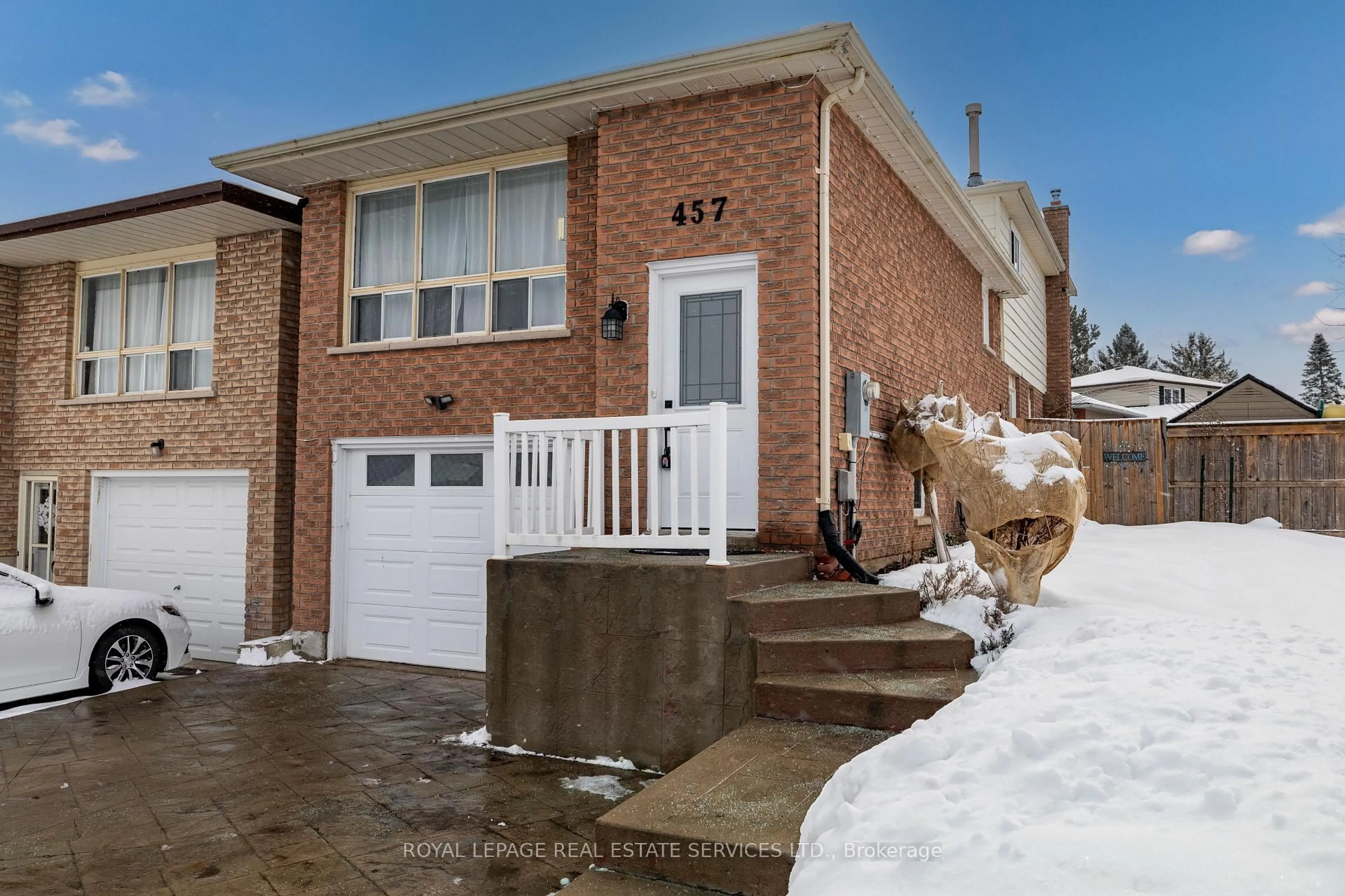 Home with brick exterior material, street for 457 Britannia Ave, Bradford West Gwillimbury Ontario L3Z 2C8