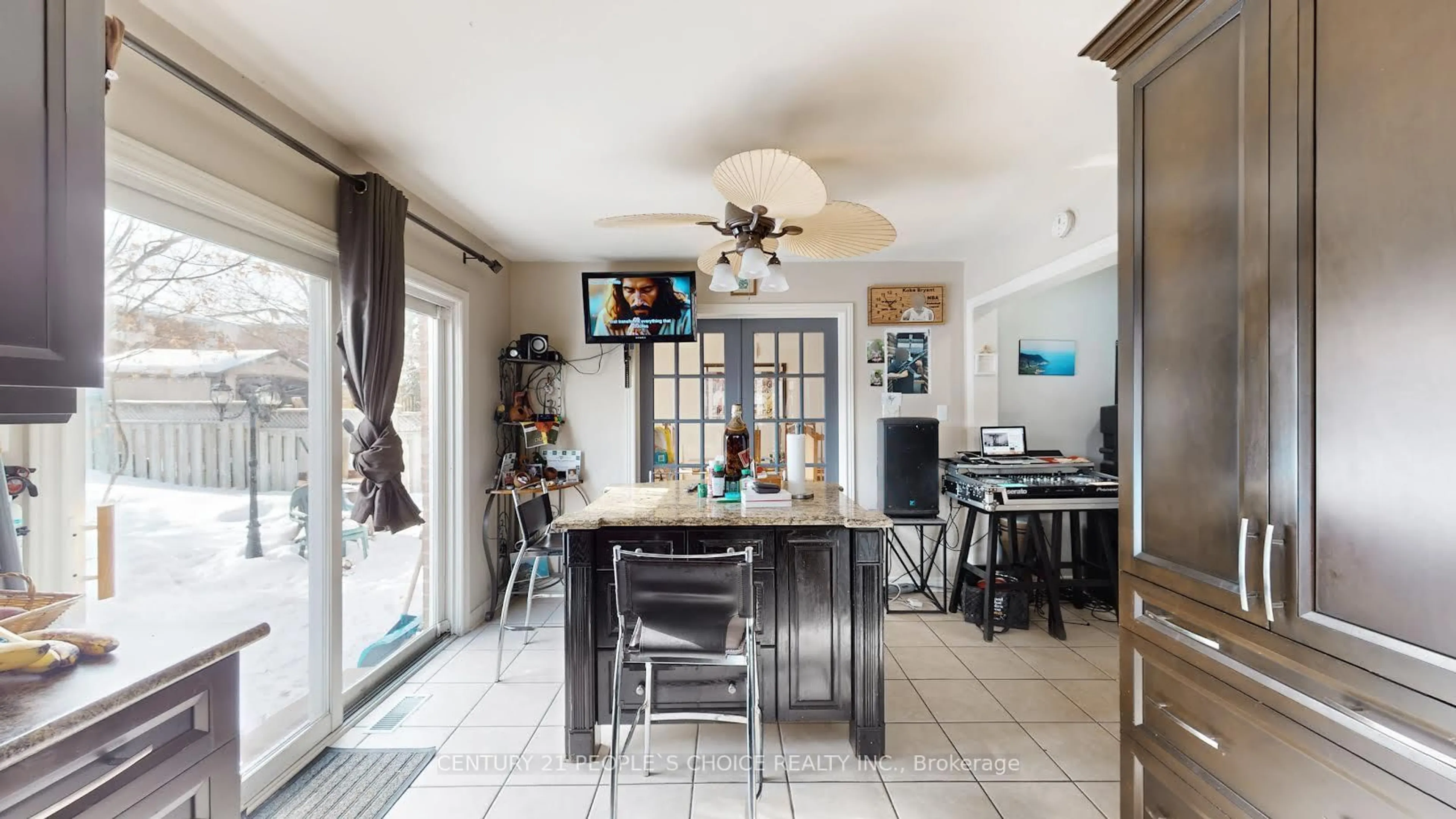 Open concept kitchen, ceramic/tile floor for 9 Roughley St, Bradford West Gwillimbury Ontario L3Z 3B2