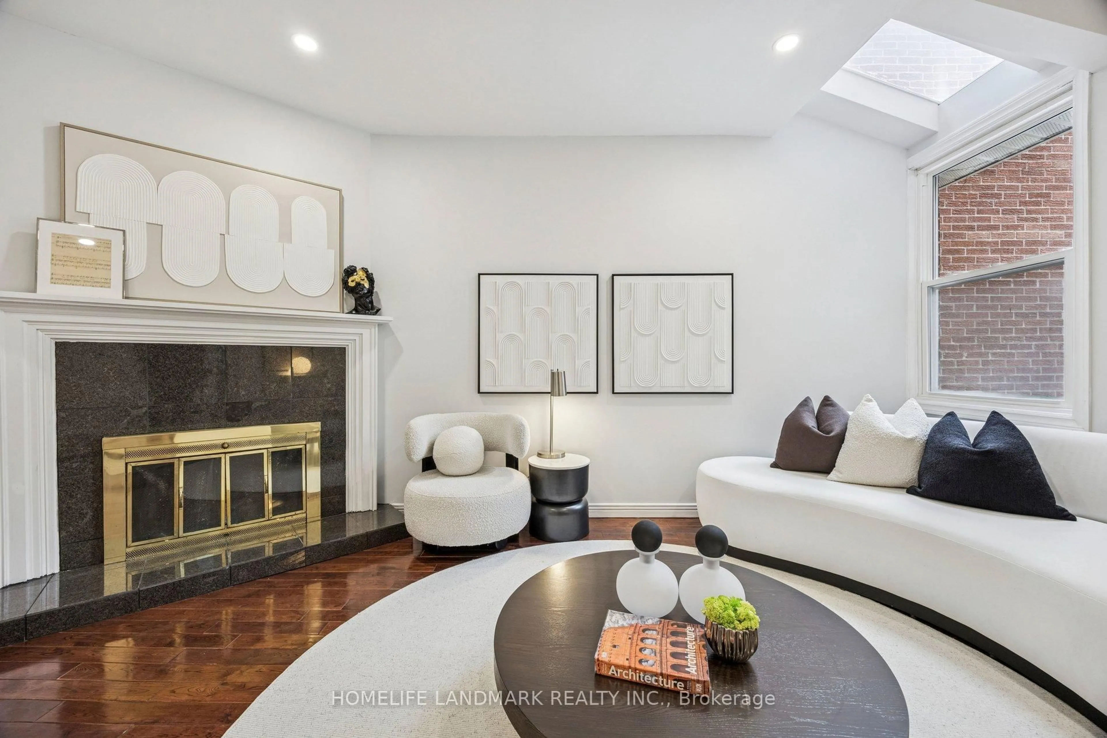 Living room with furniture, unknown for 149 Glenmanor Way, Vaughan Ontario L4J 3A3