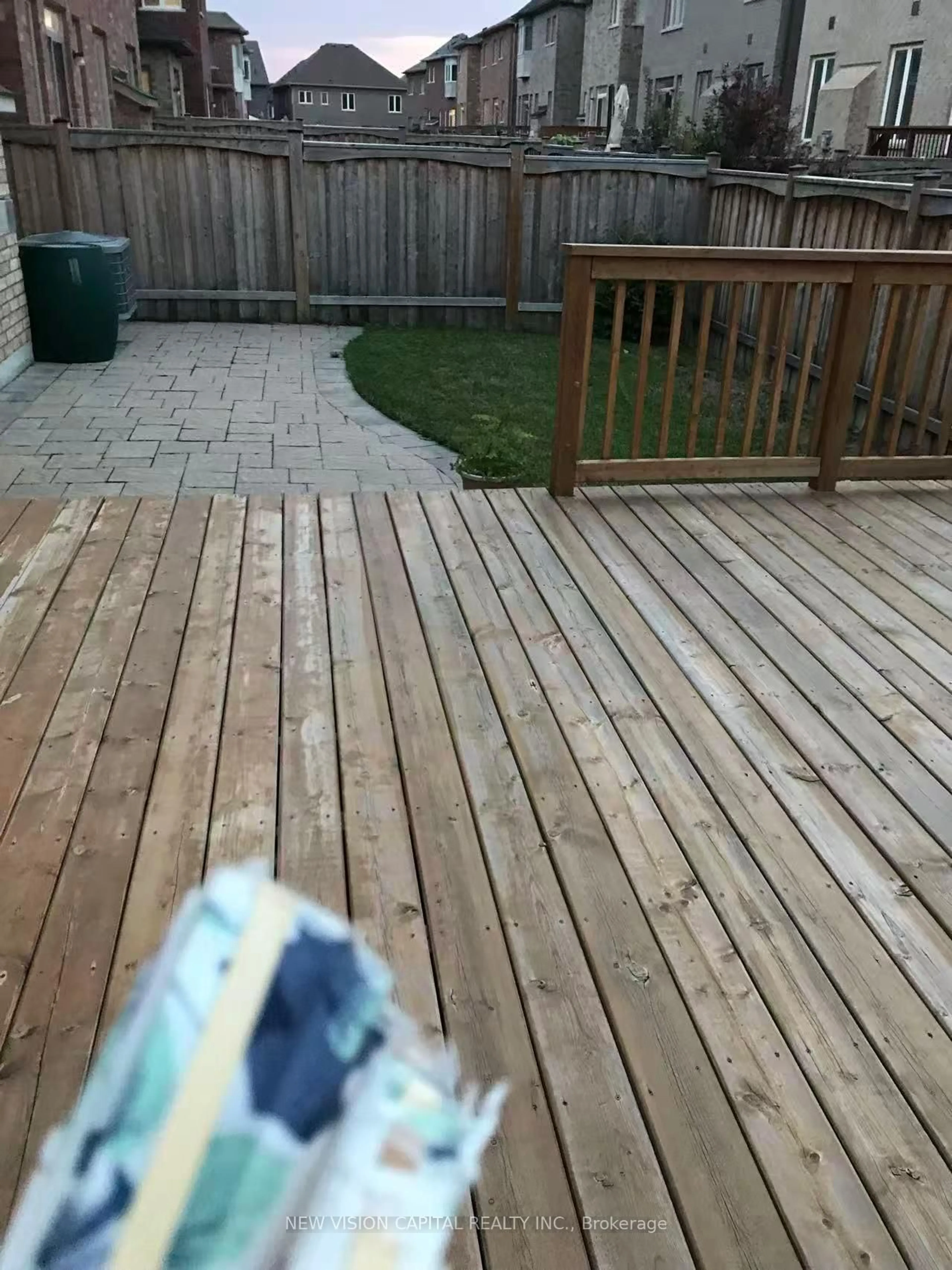 Patio, street for 102 Hua Du Ave, Markham Ontario L6C 0R2