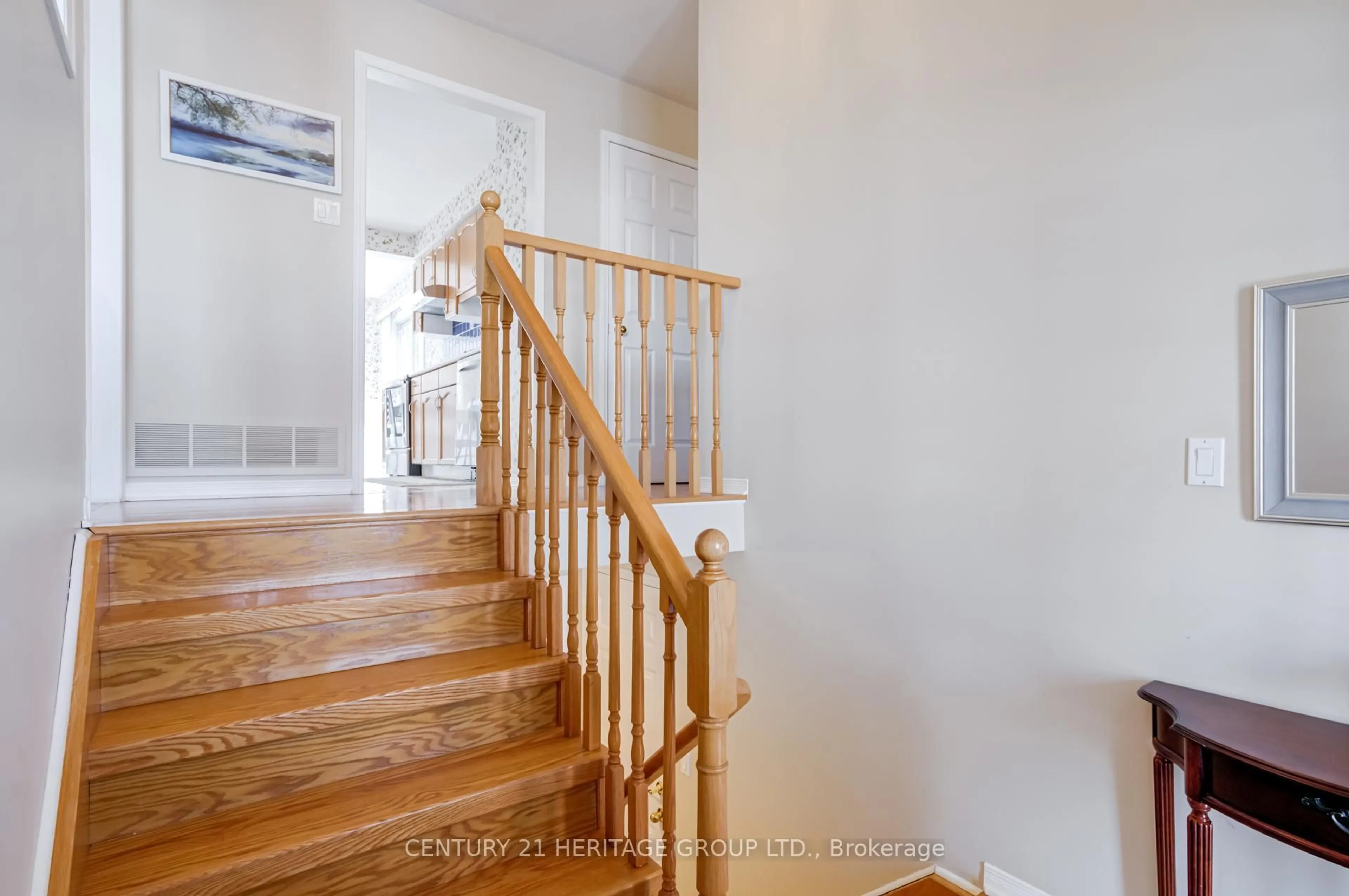 Unknown for 4 Countryside Crt, Bradford West Gwillimbury Ontario L3Z 2Z8