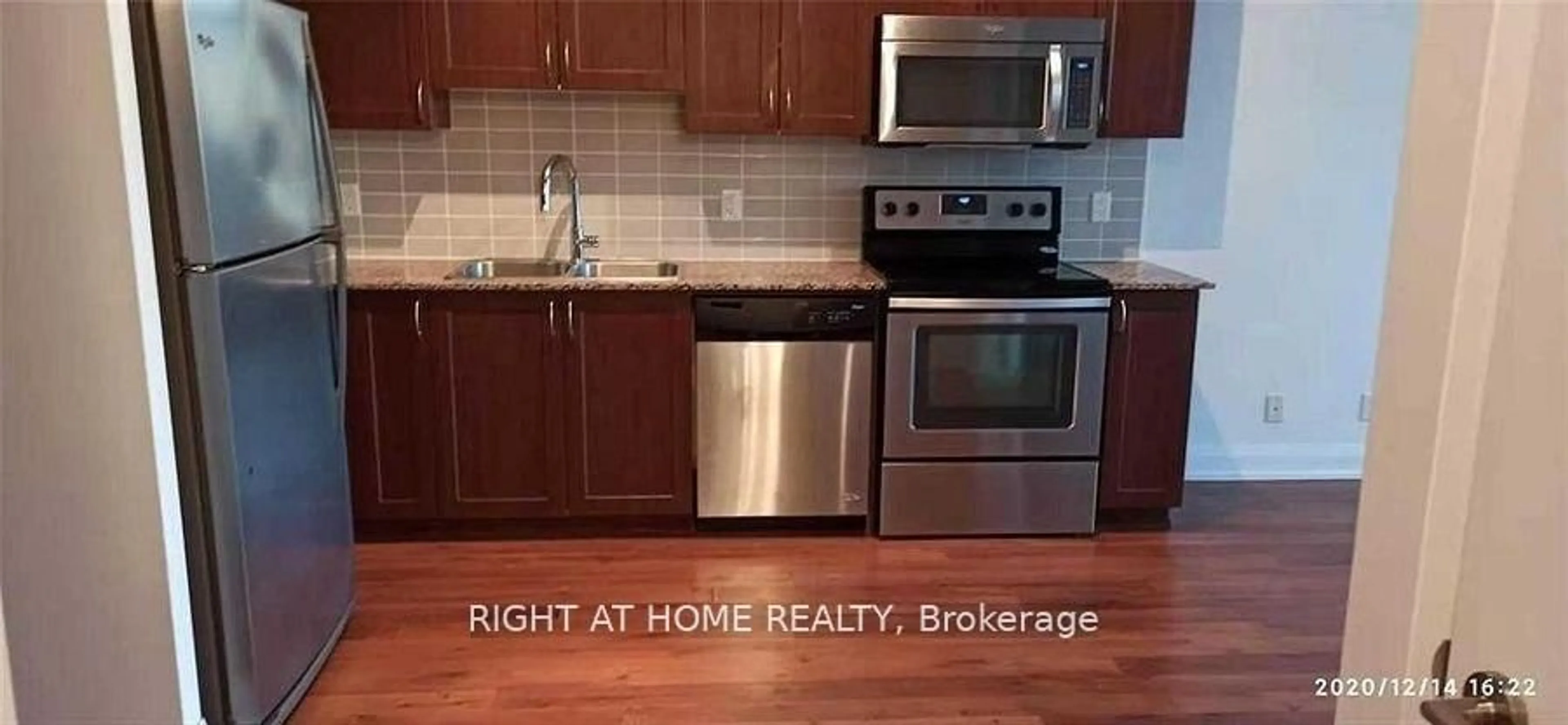 Standard kitchen, unknown for 376 Highway 7 #1007, Richmond Hill Ontario L4B 0C7