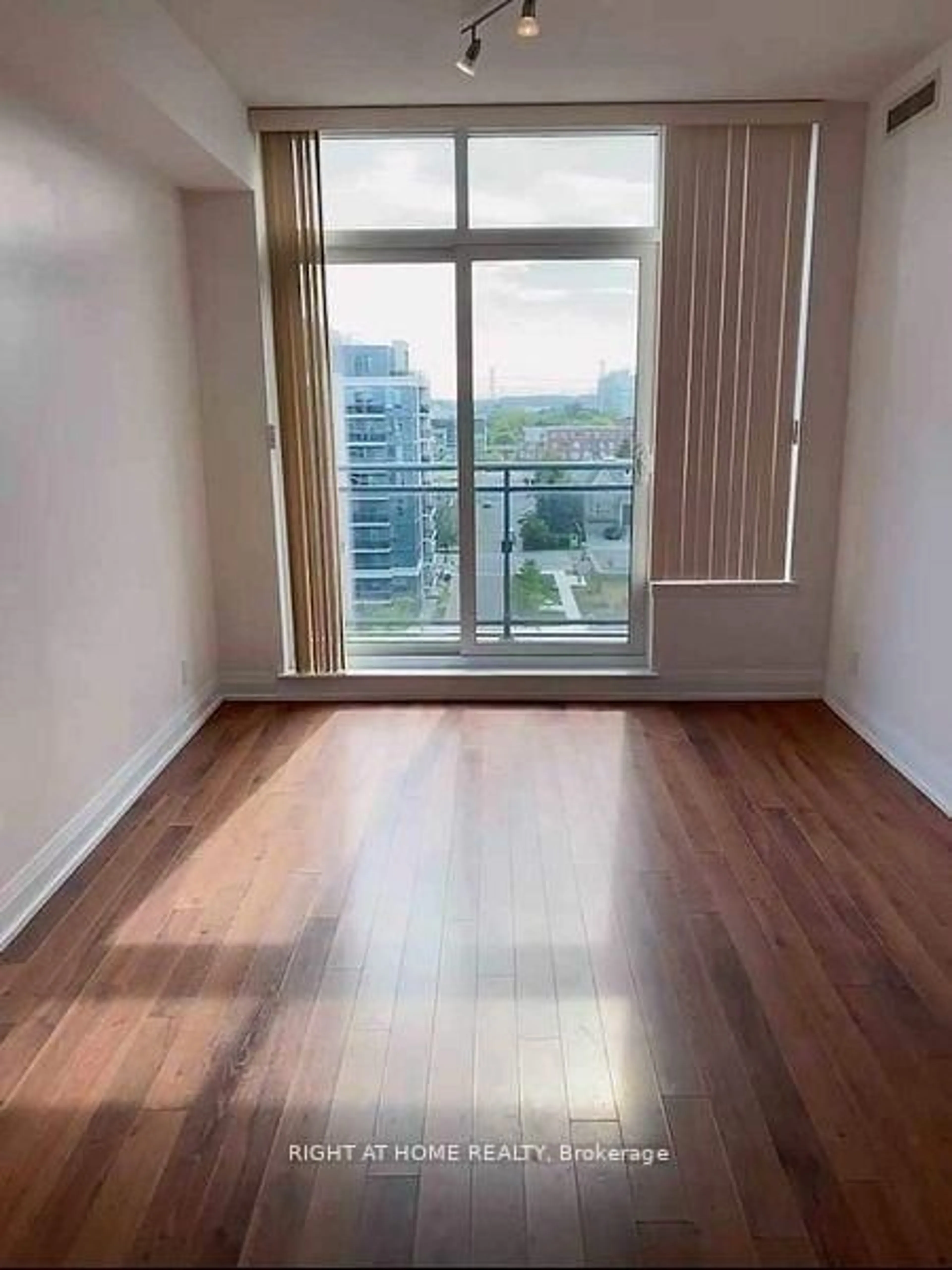 A pic of a room for 376 Highway 7 #1007, Richmond Hill Ontario L4B 0C7