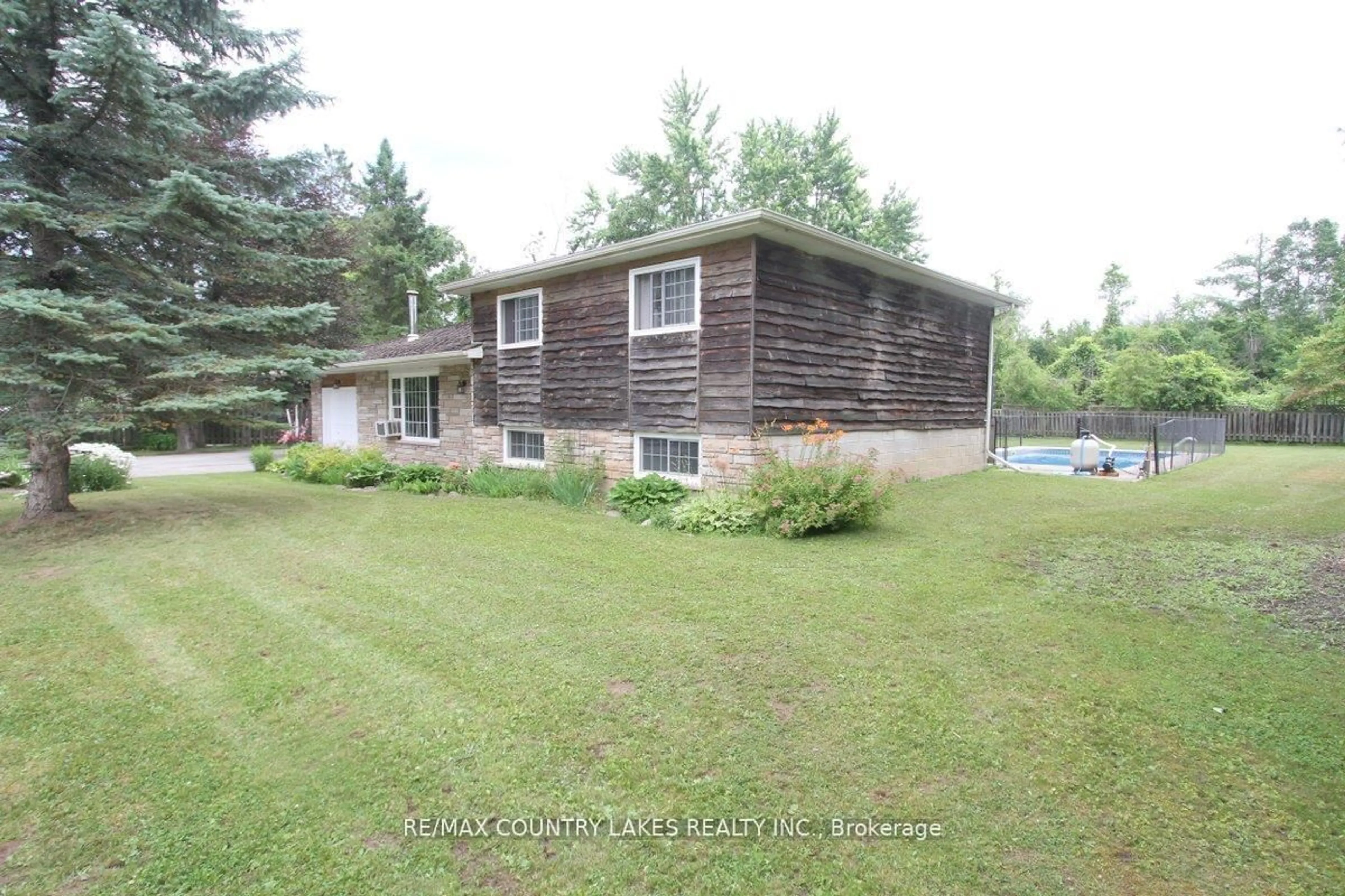 A pic from outside/outdoor area/front of a property/back of a property/a pic from drone, unknown for 25725 Maple Beach Rd, Brock Ontario L0K 1A0