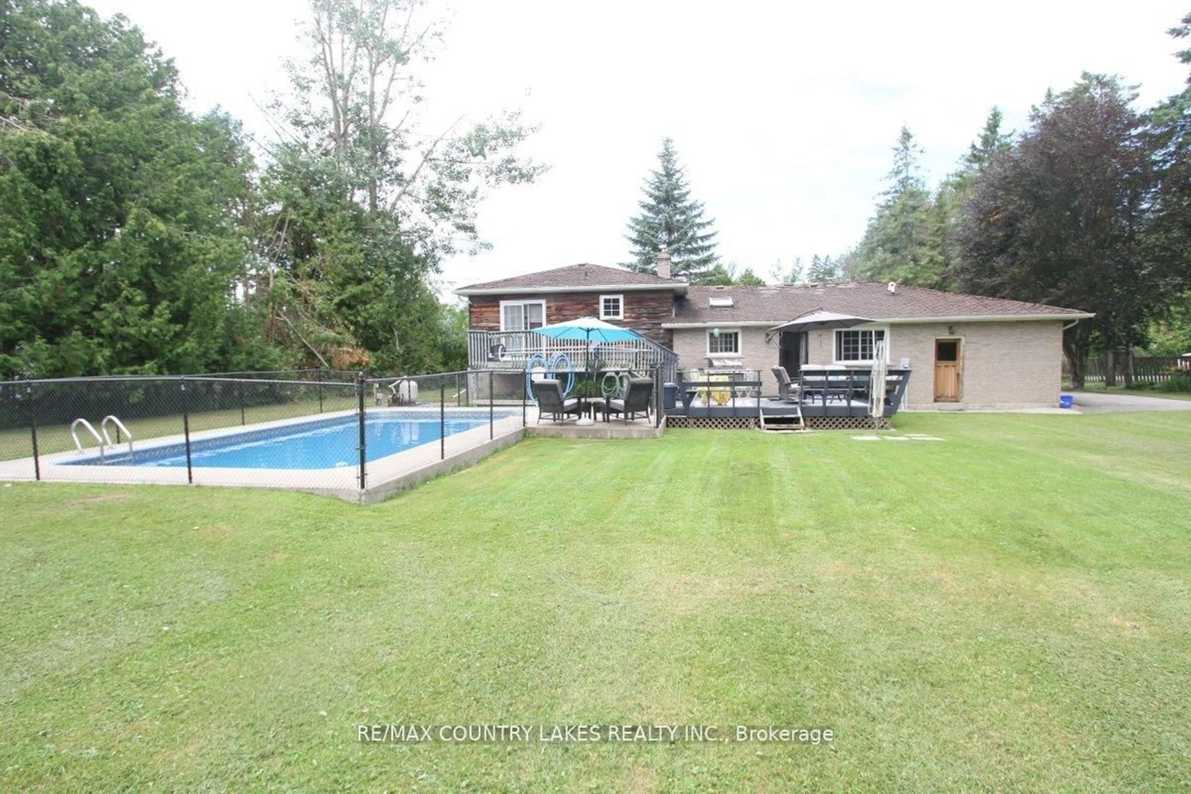 Pool for 25725 Maple Beach Rd, Brock Ontario L0K 1A0