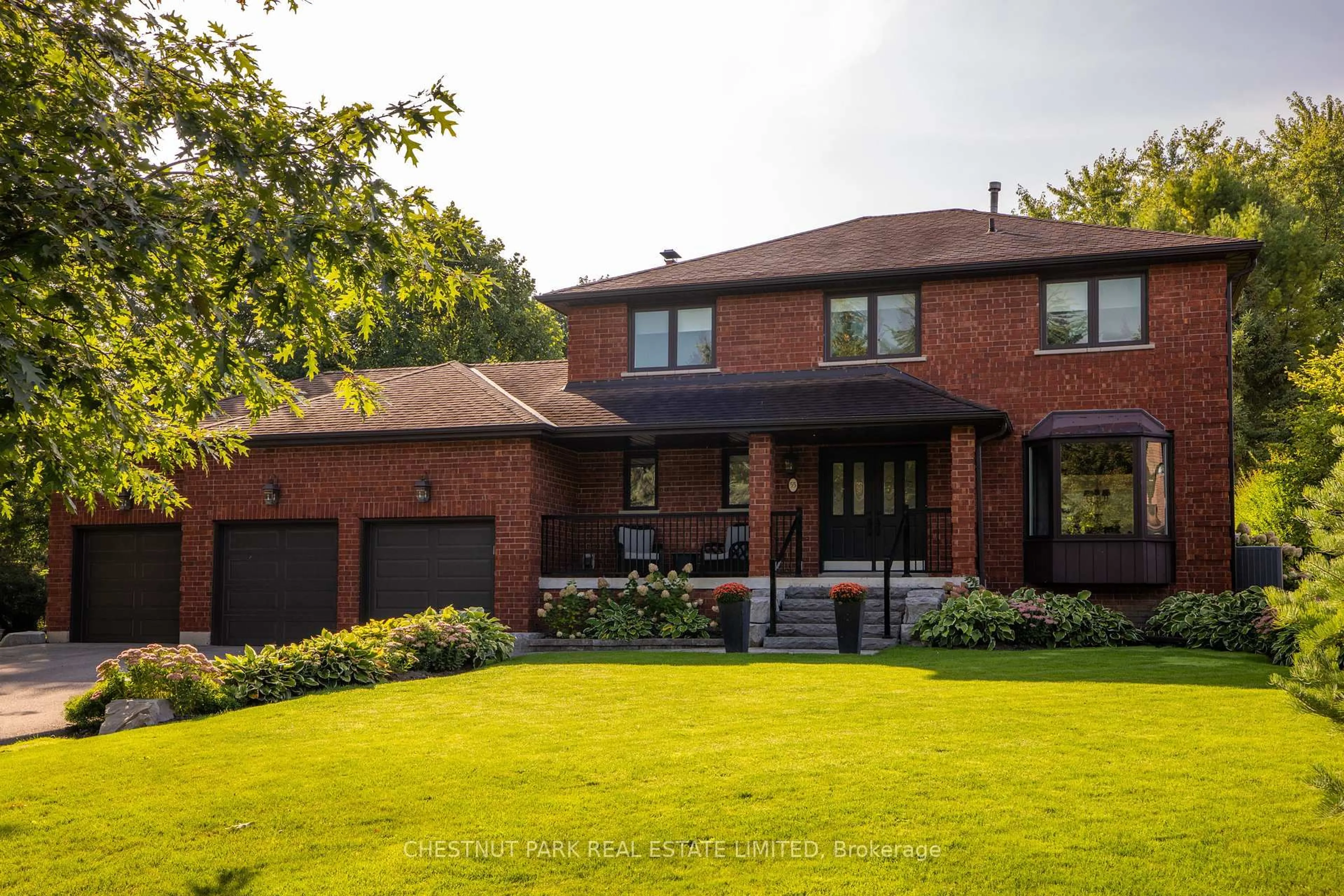 Home with brick exterior material, street for 55 Parnham Cres, East Gwillimbury Ontario L0G 1V0