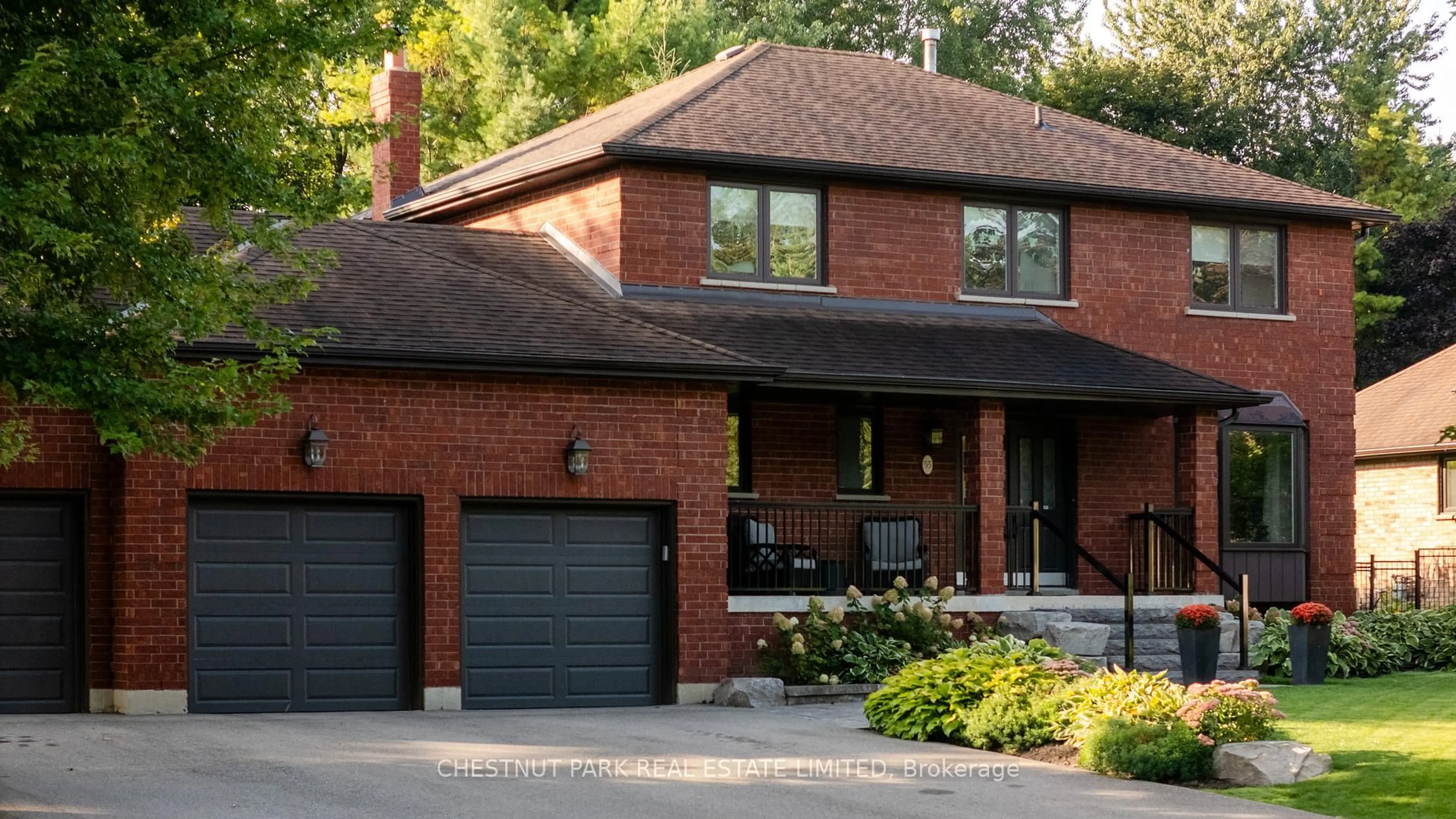 Home with brick exterior material, street for 55 Parnham Cres, East Gwillimbury Ontario L0G 1V0