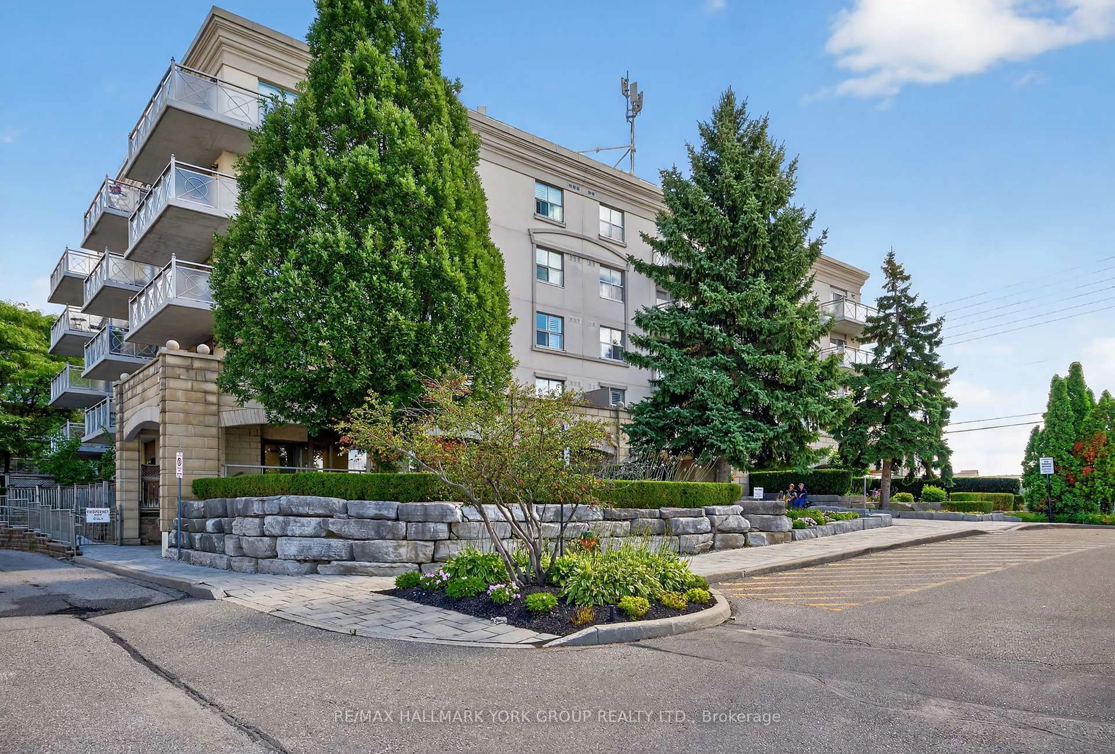Patio, street for 2500 Rutherford Rd #509, Vaughan Ontario L4K 5N7