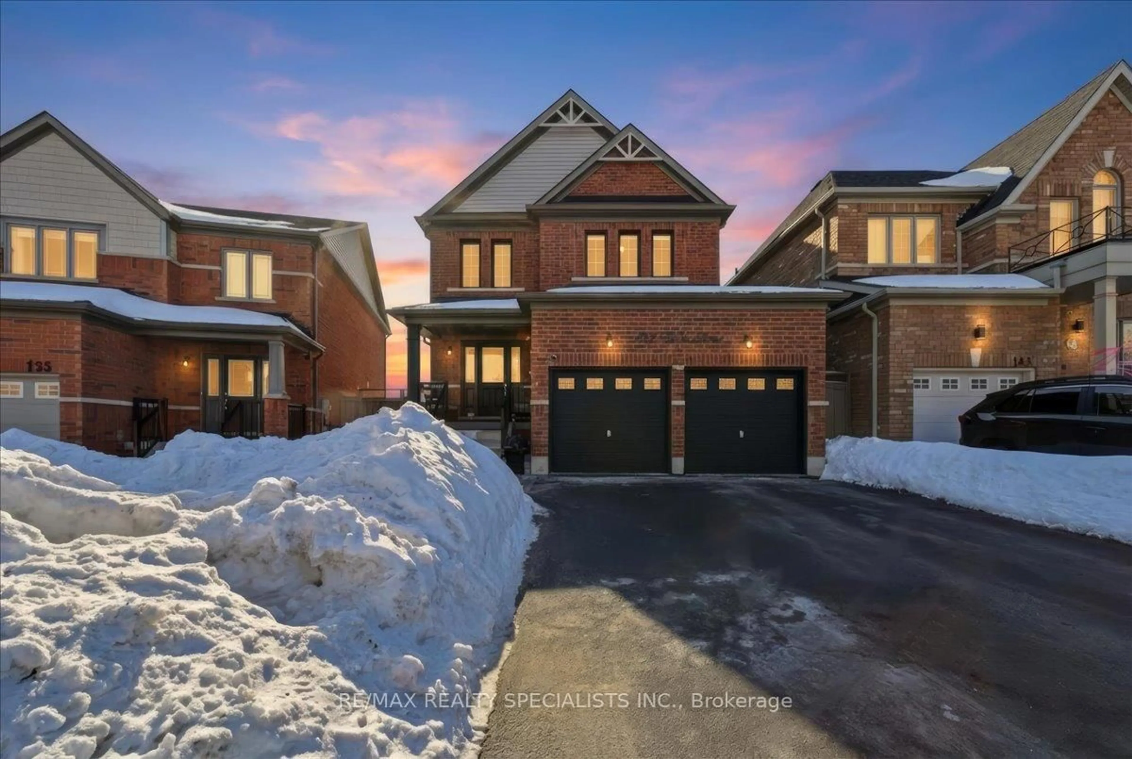 Home with brick exterior material, street for 139 Webb St, Bradford West Gwillimbury Ontario L3Z 0R1