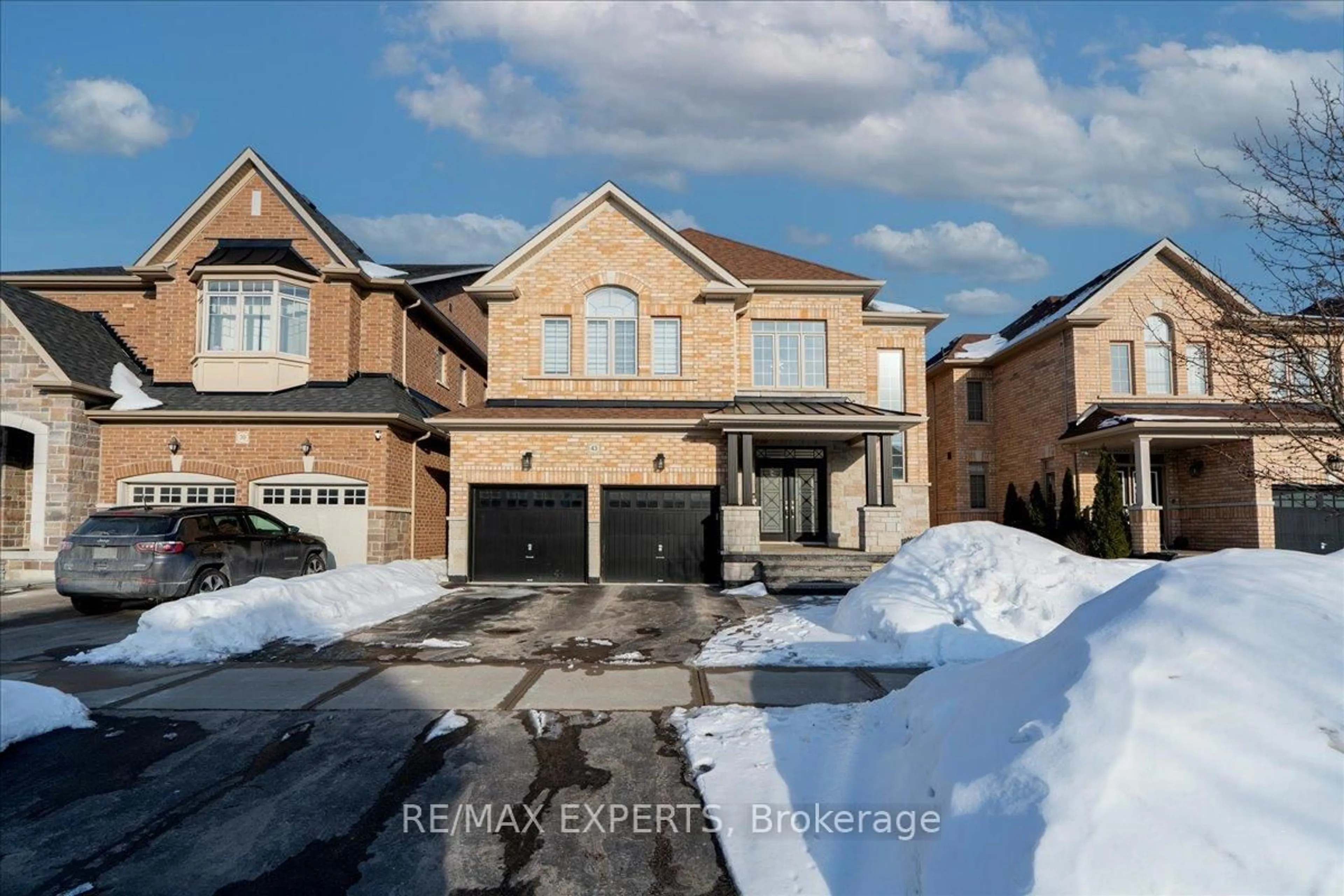Home with brick exterior material, street for 43 Lewis Ave, Bradford West Gwillimbury Ontario L3Z 0X2