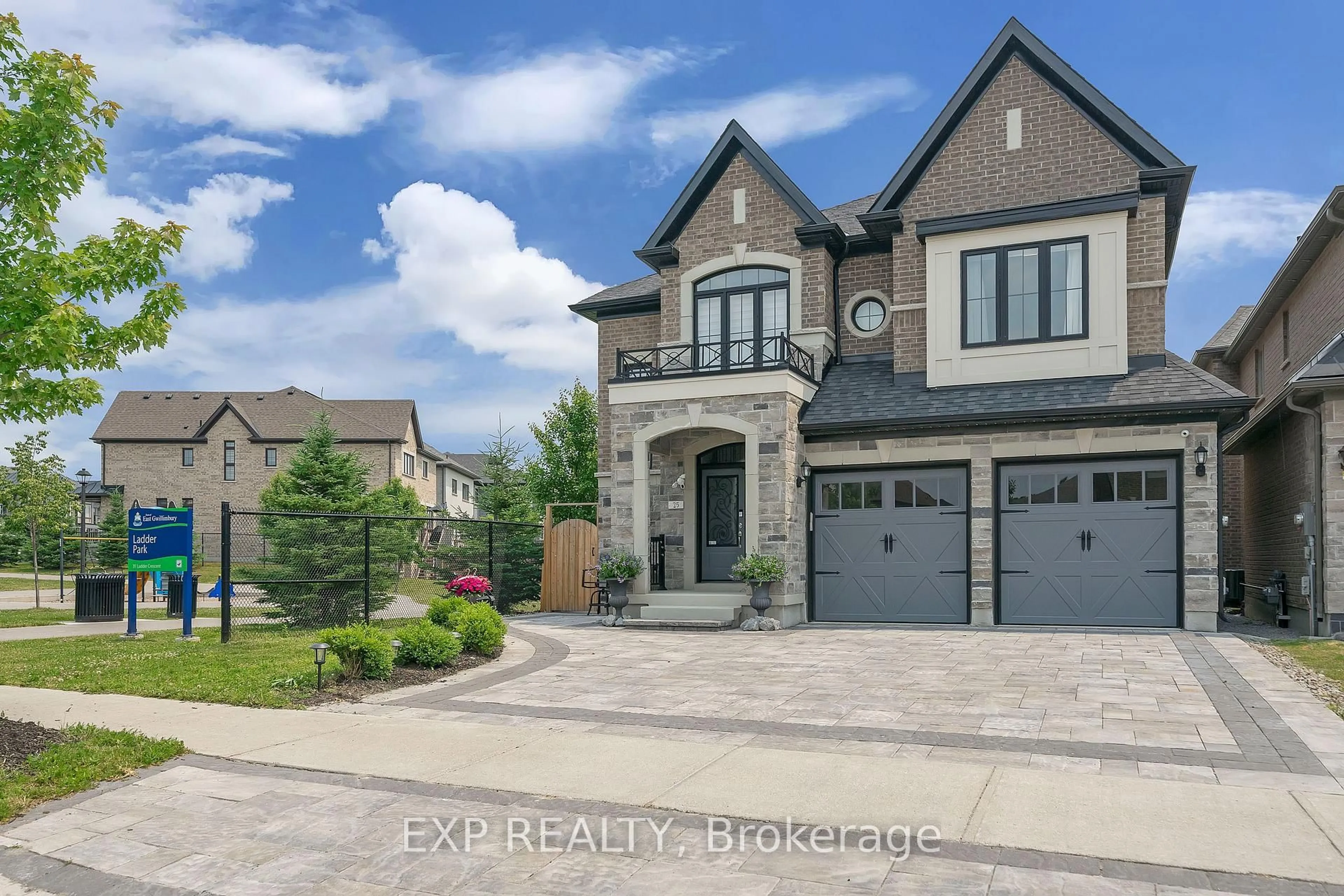 Home with brick exterior material, street for 25 Ladder Cres, East Gwillimbury Ontario L9N 0N8