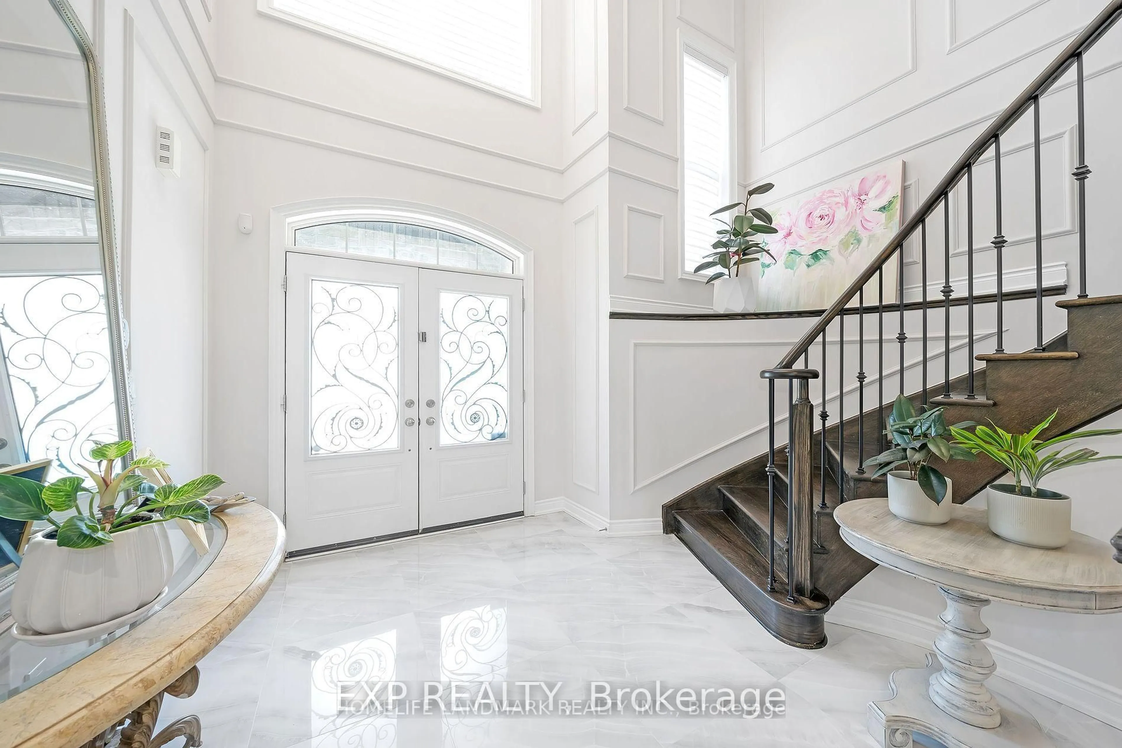 Indoor entryway for 25 Ladder Cres, East Gwillimbury Ontario L9N 0N8