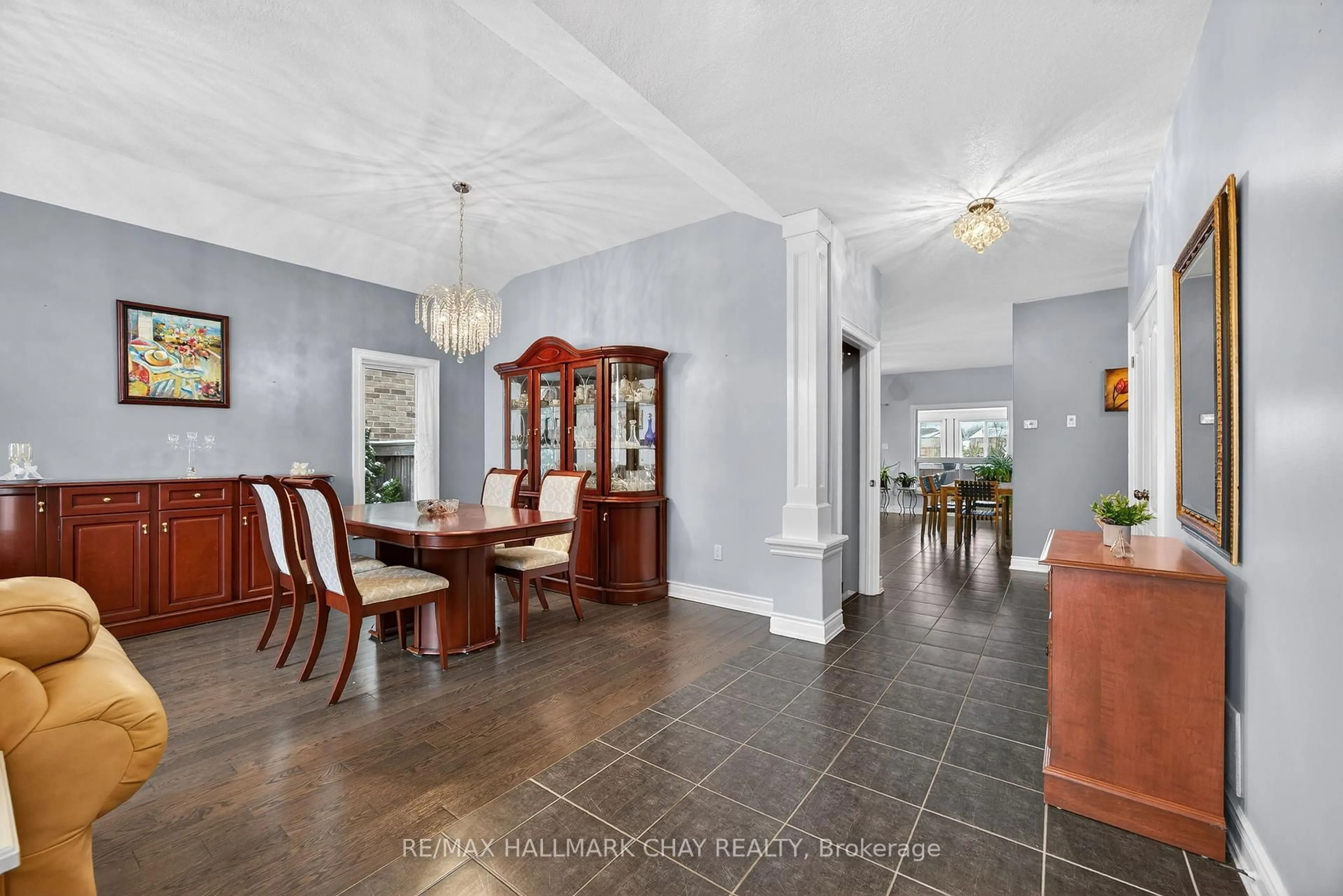 Dining room, ceramic/tile floor for 60 Brownley Lane, Essa Ontario L3W 0P9