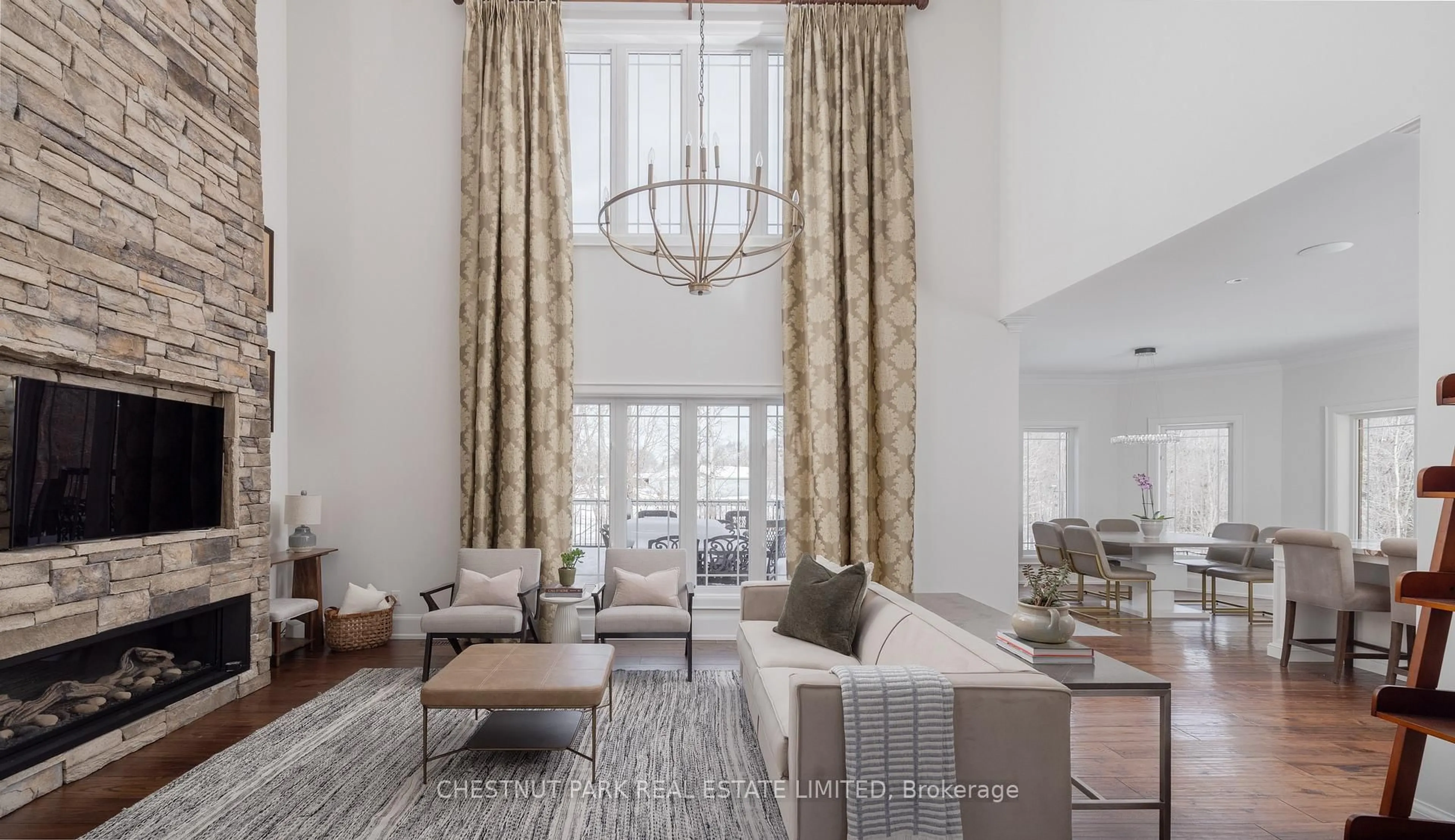 Living room with furniture, unknown for 9 Black Crt, Aurora Ontario L4G 8A1