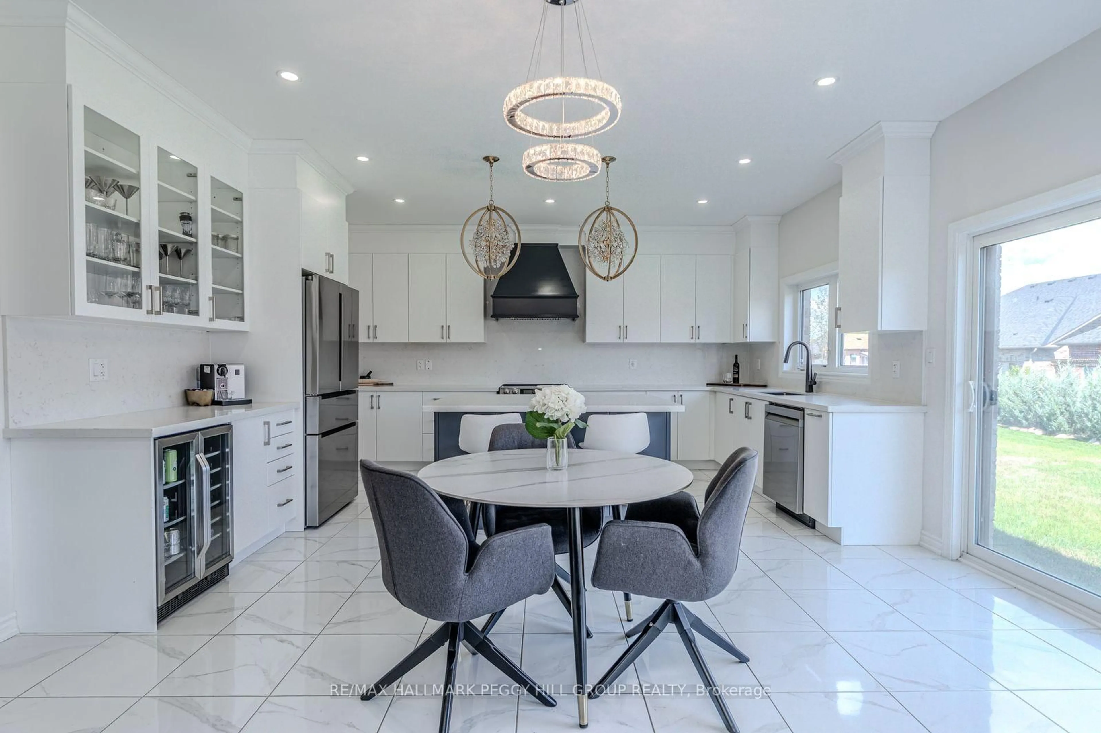 Contemporary kitchen, ceramic/tile floor for 1649 Corsal Crt, Innisfil Ontario L9S 0P8